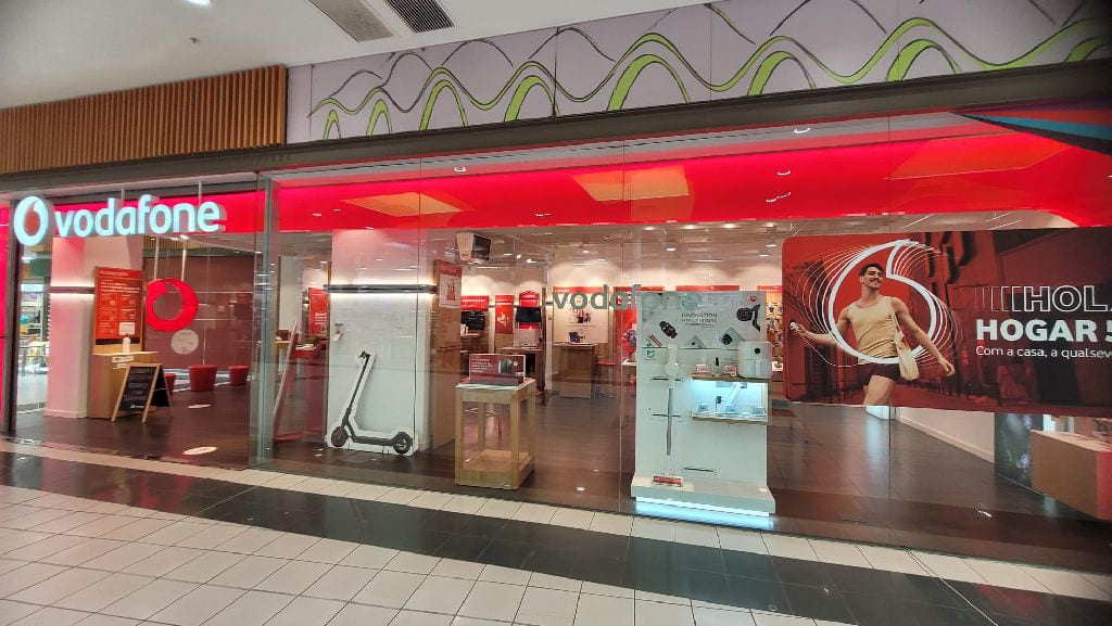Vodafone Terrassa - CC Carrefour foto