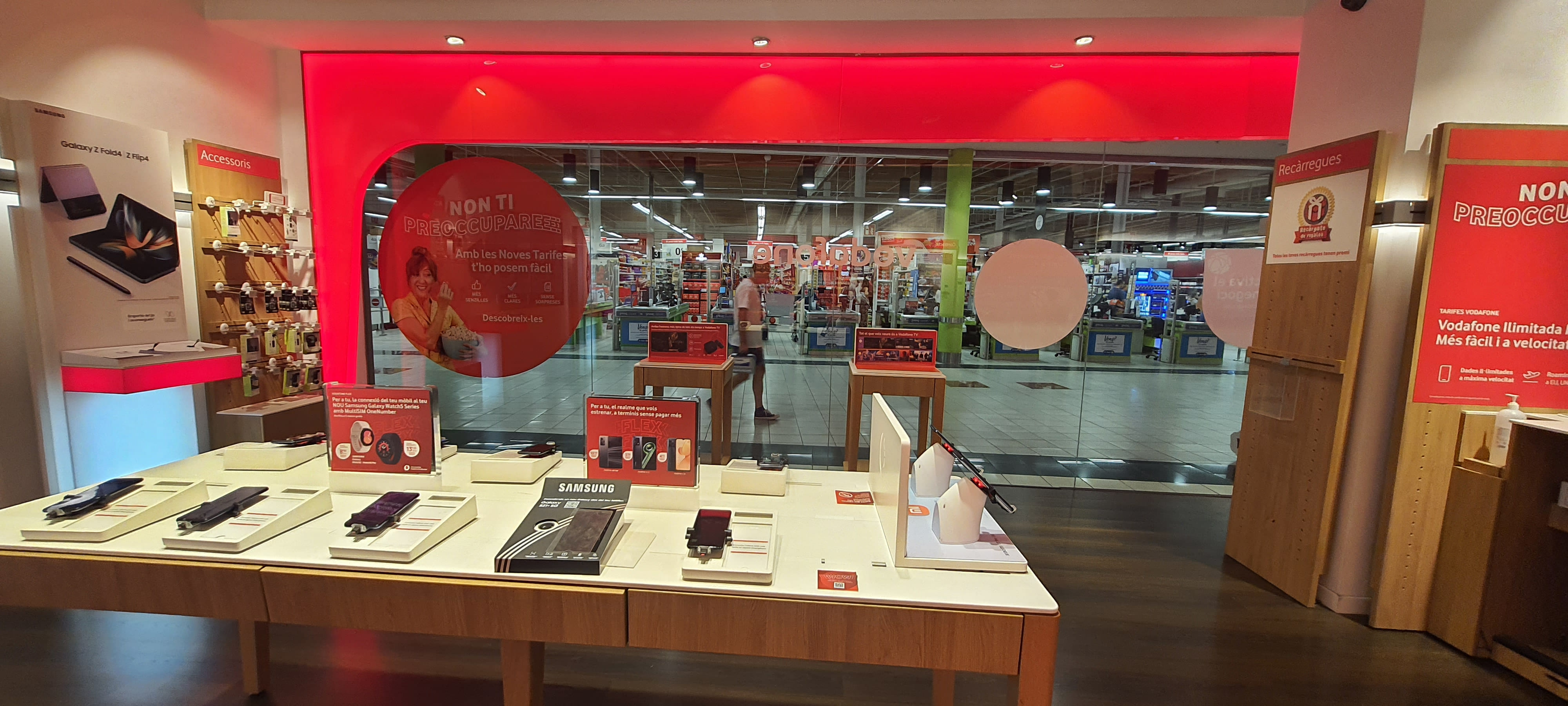 Vodafone Terrassa - CC Carrefour foto