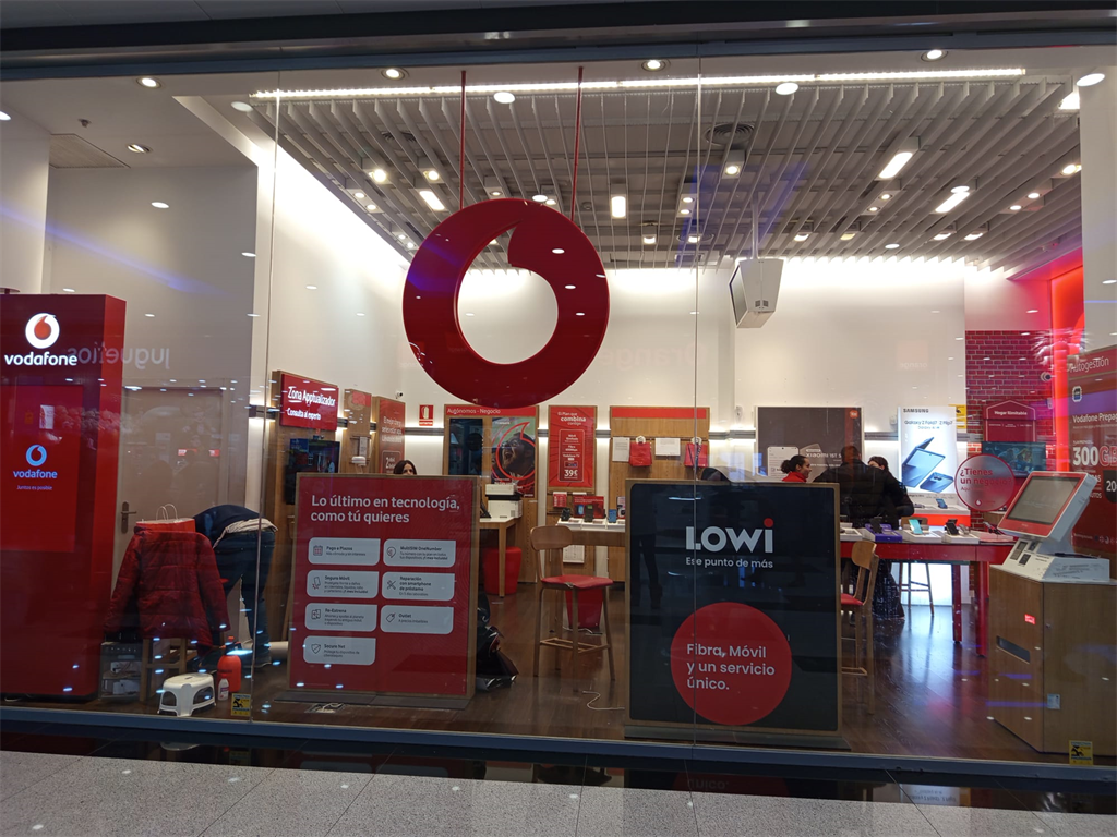 Vodafone Parque Comercial Nevada Shopping foto