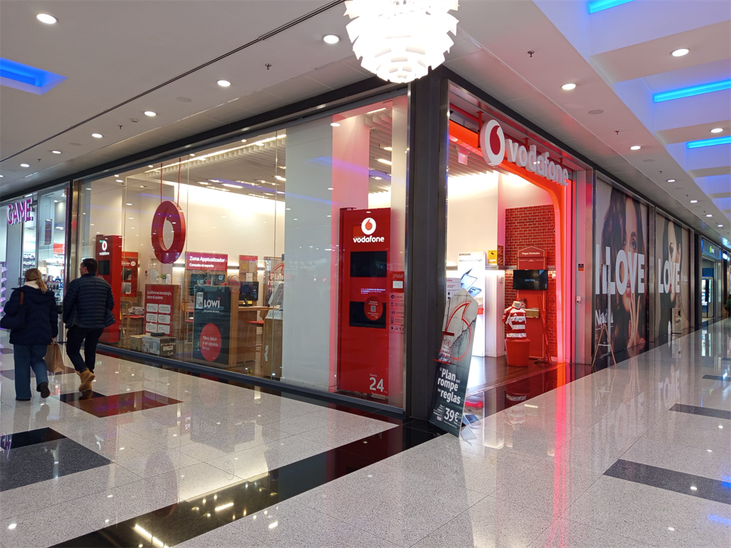 Vodafone Parque Comercial Nevada Shopping foto