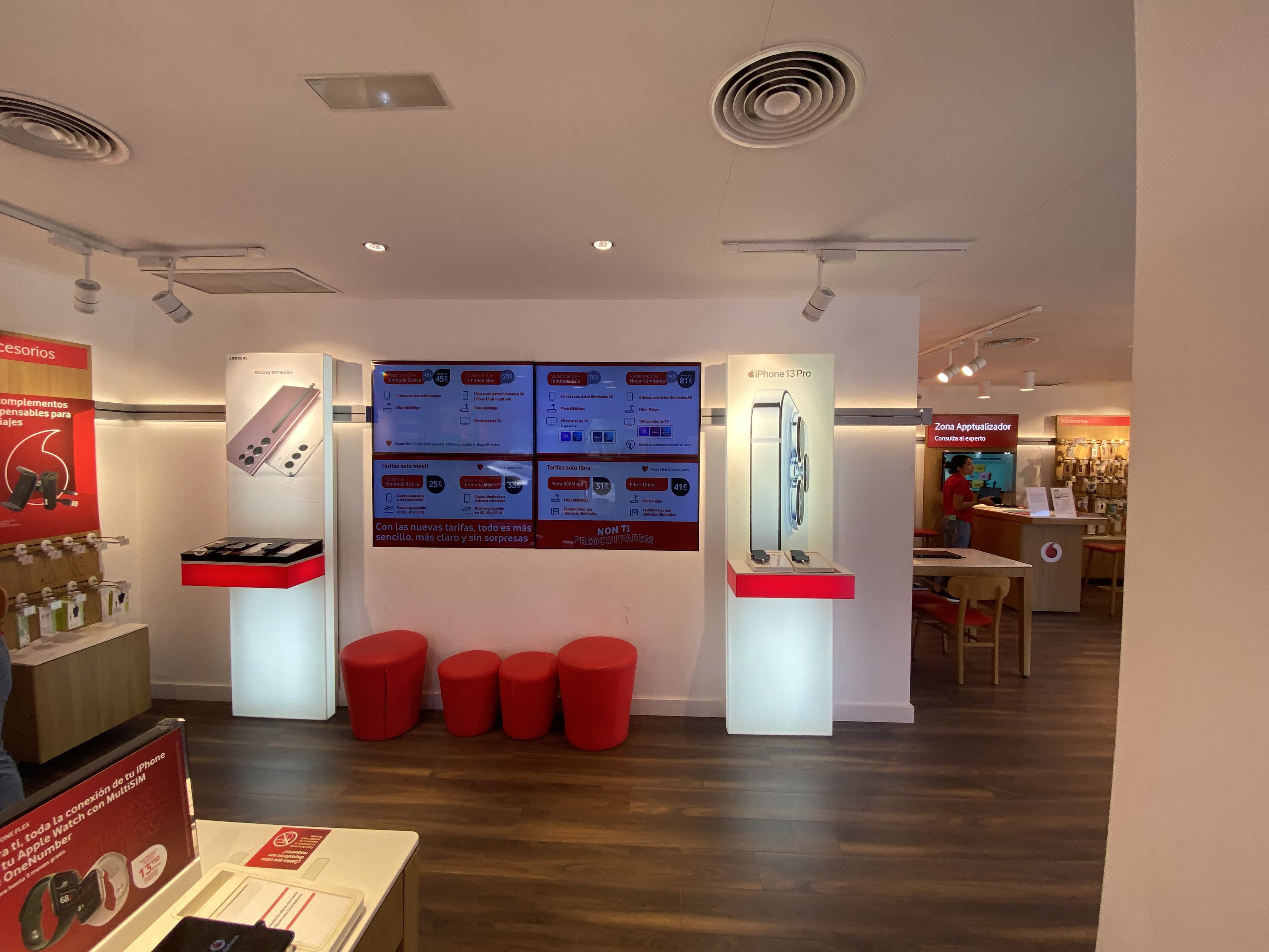 Vodafone Cami Reial foto