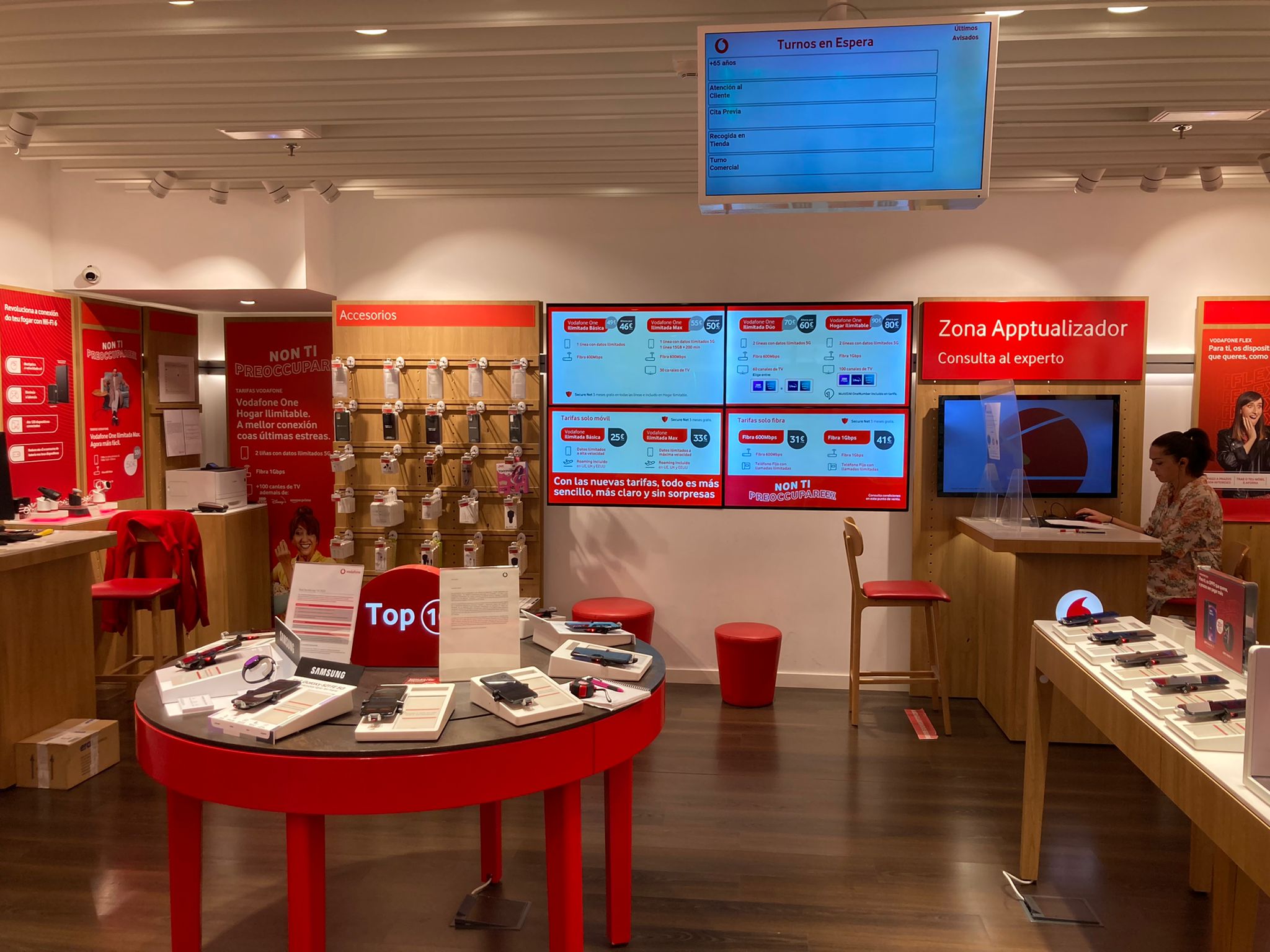 Vodafone Lugo - CC As Termas foto