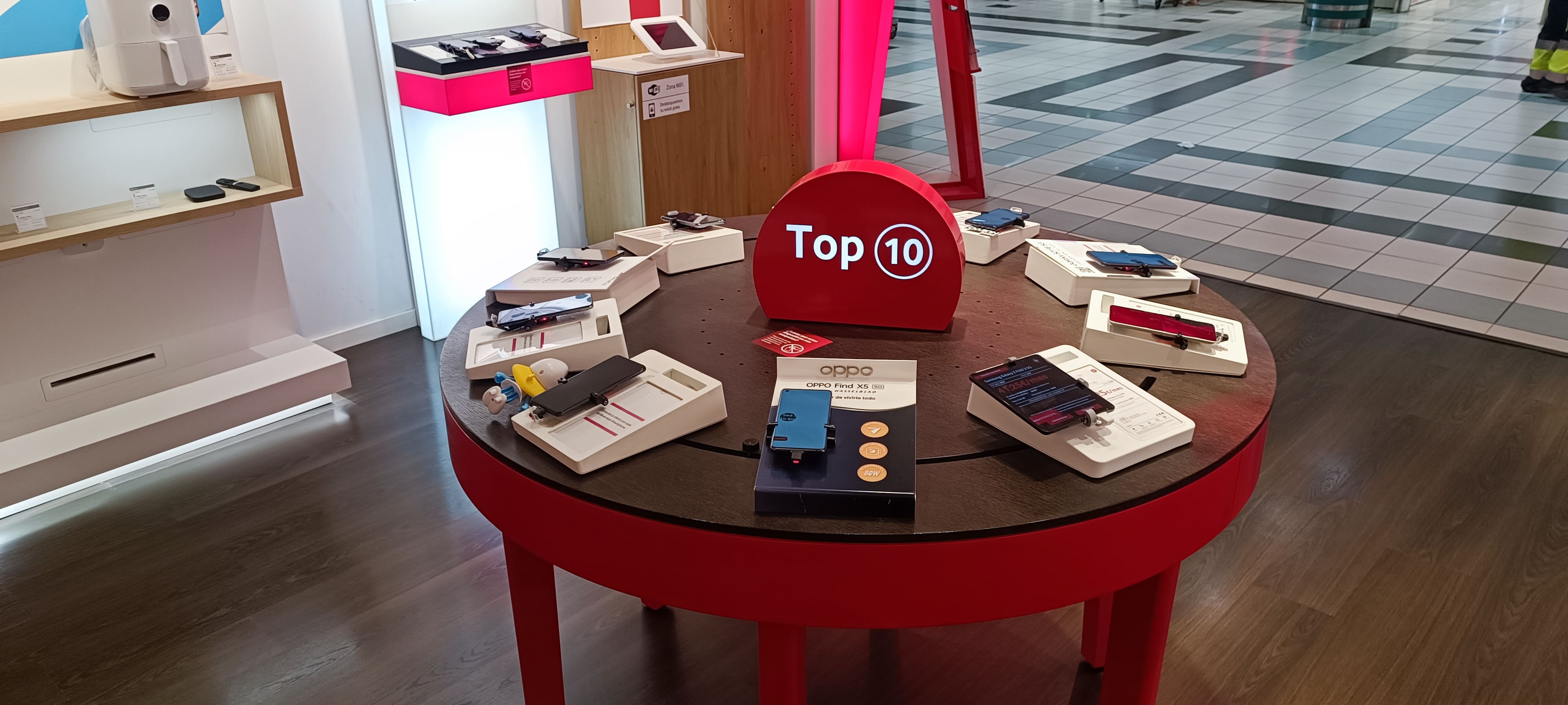 Vodafone Alcampo Utebo foto