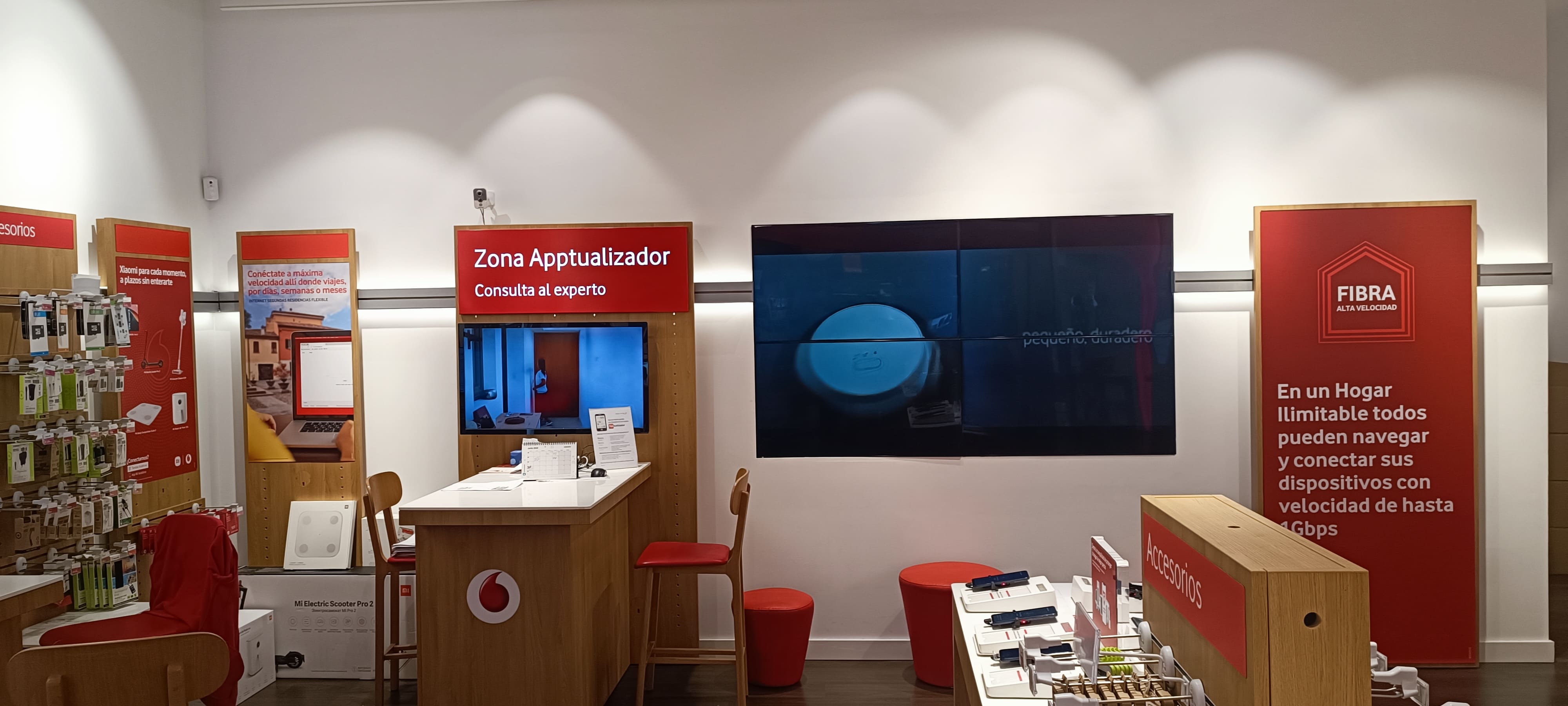 Vodafone Oviedo - CC Los Prados foto