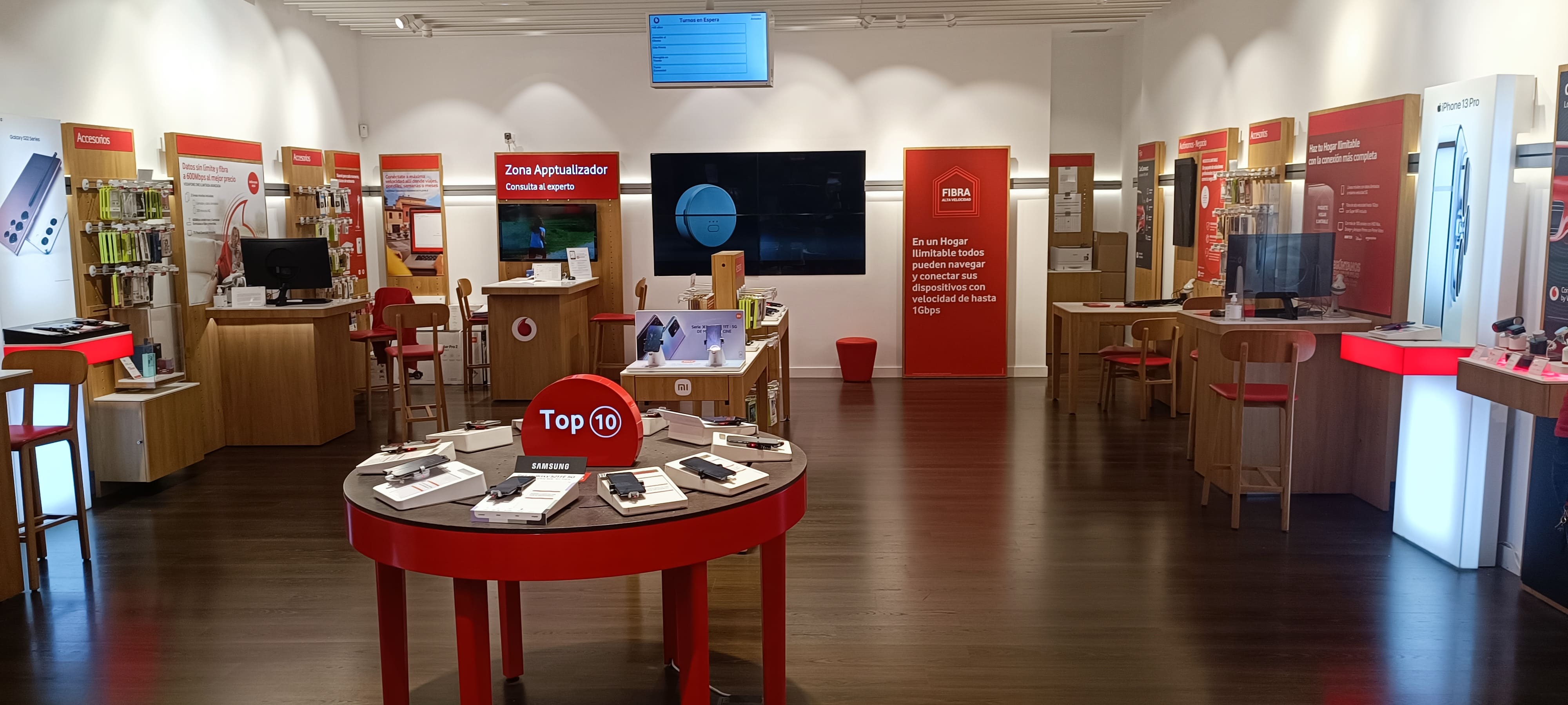 Vodafone Oviedo - CC Los Prados foto