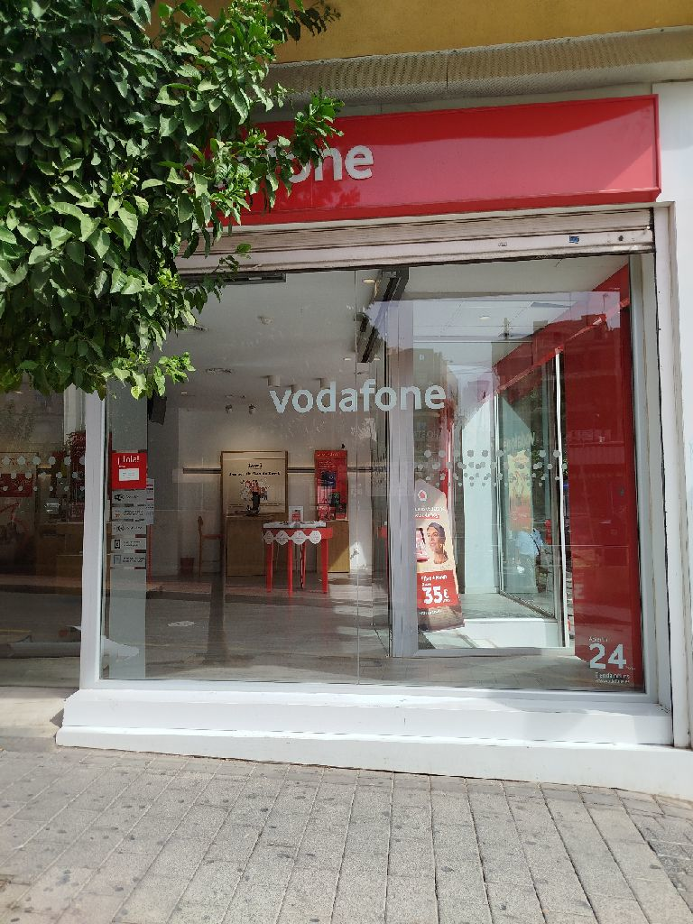 Vodafone Alcantarilla – Calle Mayor 132 foto