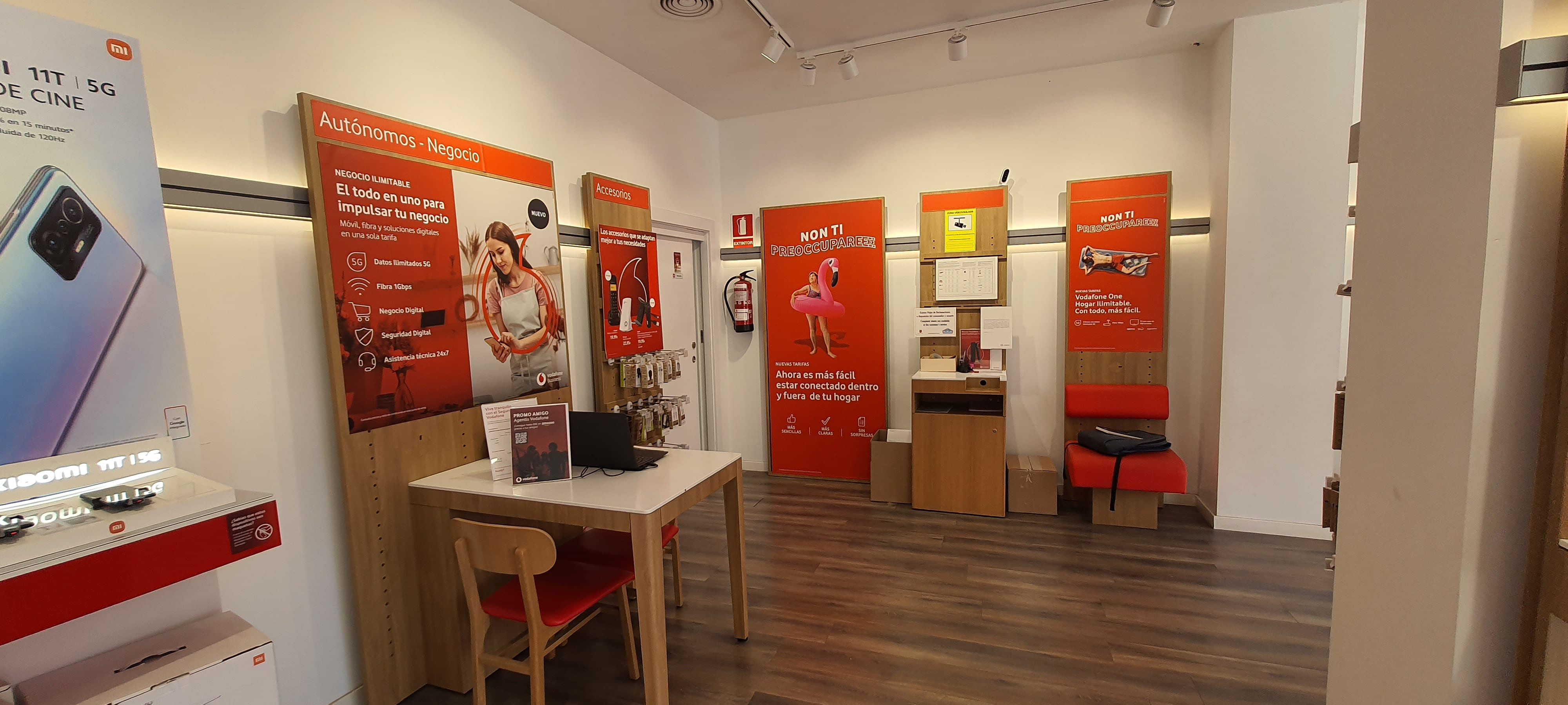 Vodafone Alcantarilla – Calle Mayor 132 foto