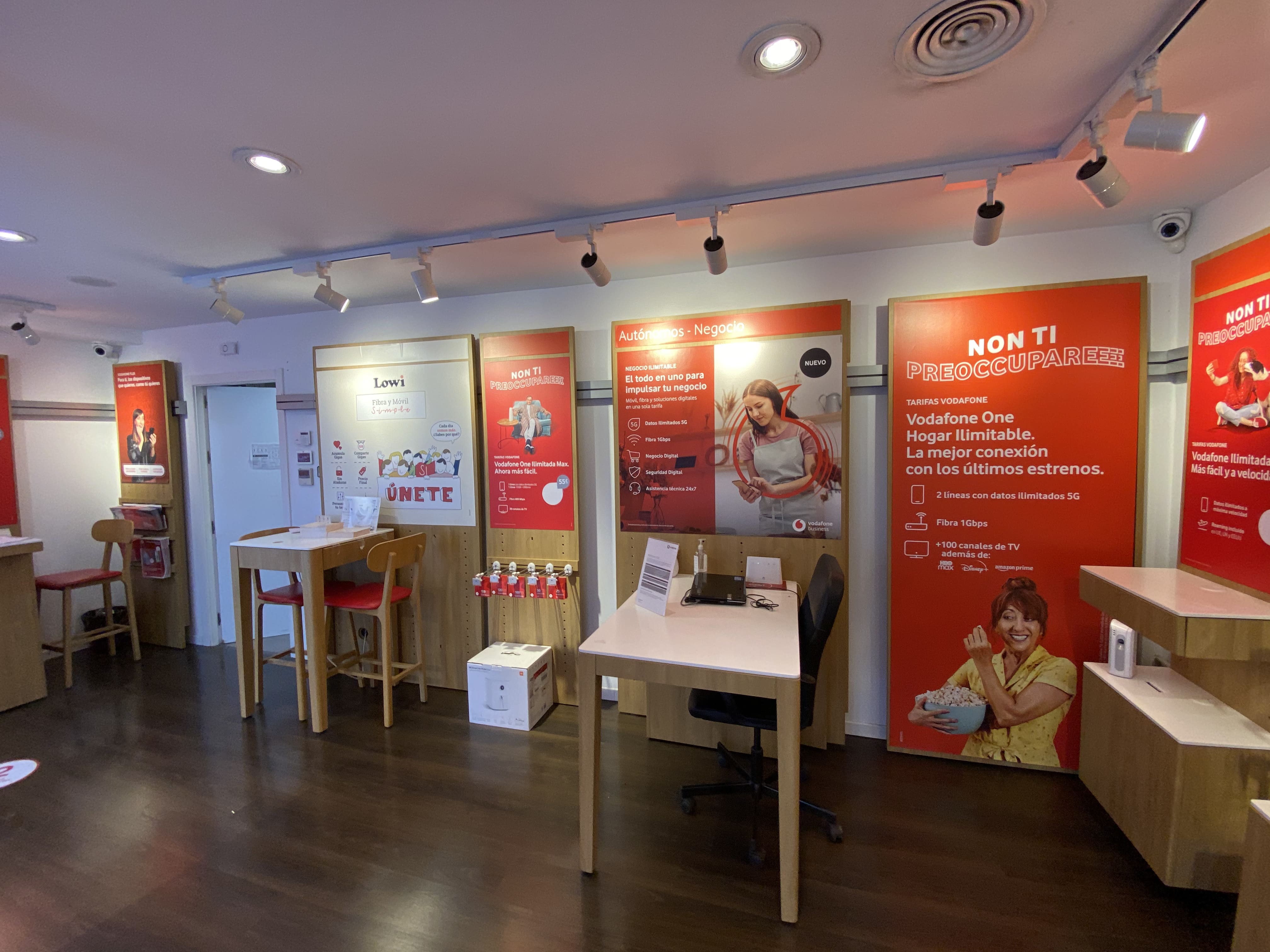Vodafone San Pedro de Alcantara- Pza Iglesia foto