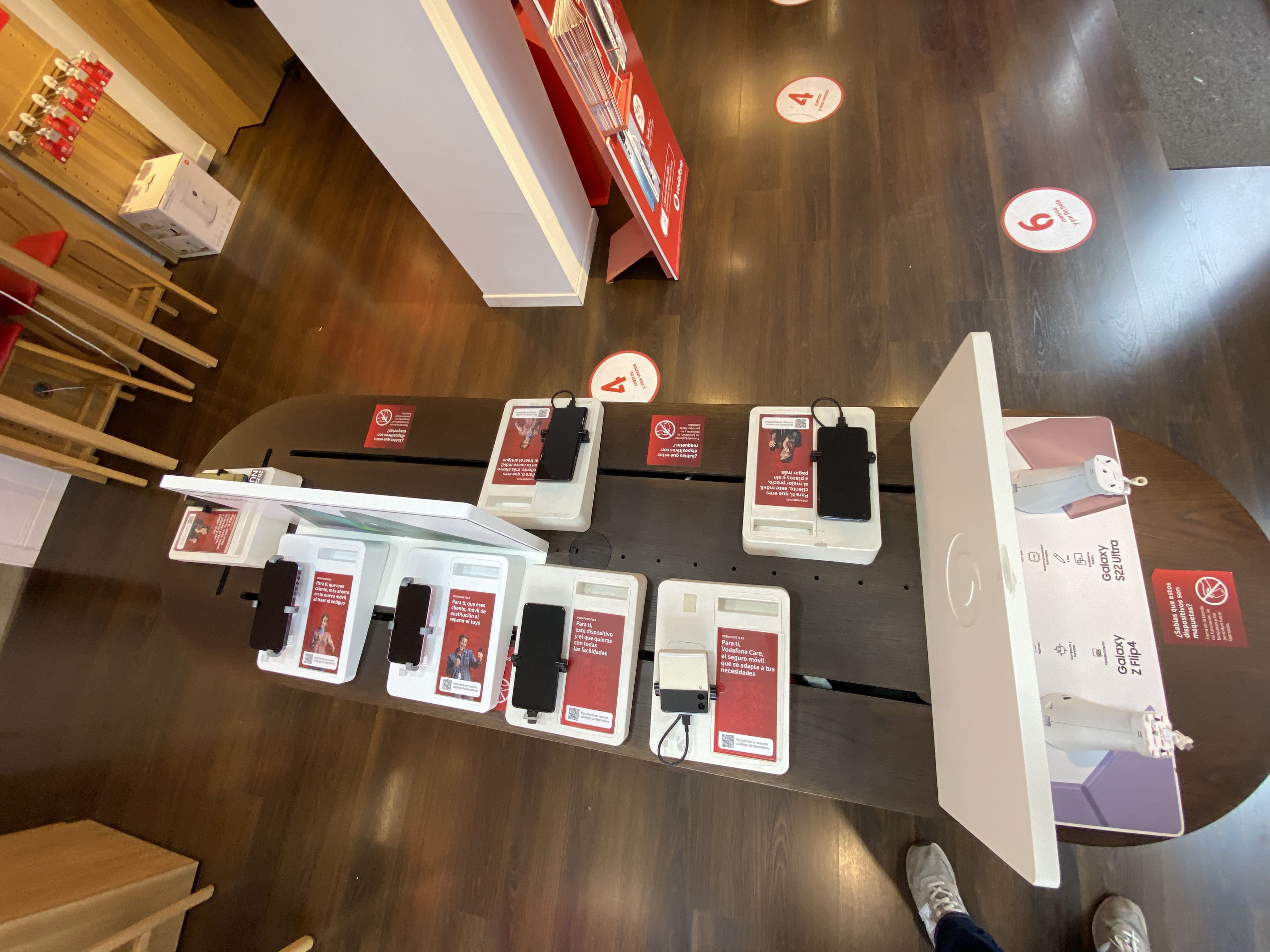 Vodafone San Pedro de Alcantara- Pza Iglesia foto