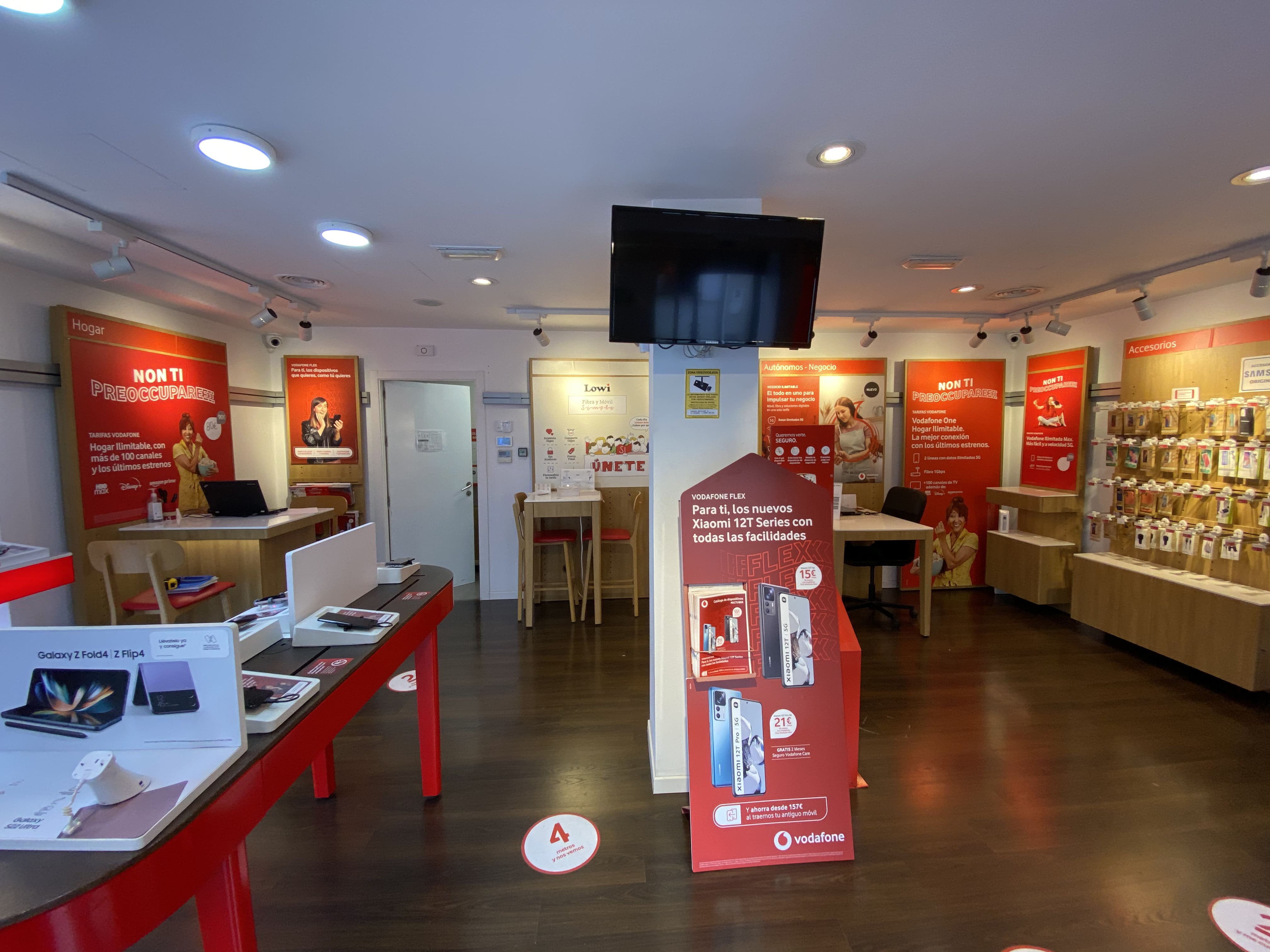 Vodafone San Pedro de Alcantara- Pza Iglesia foto