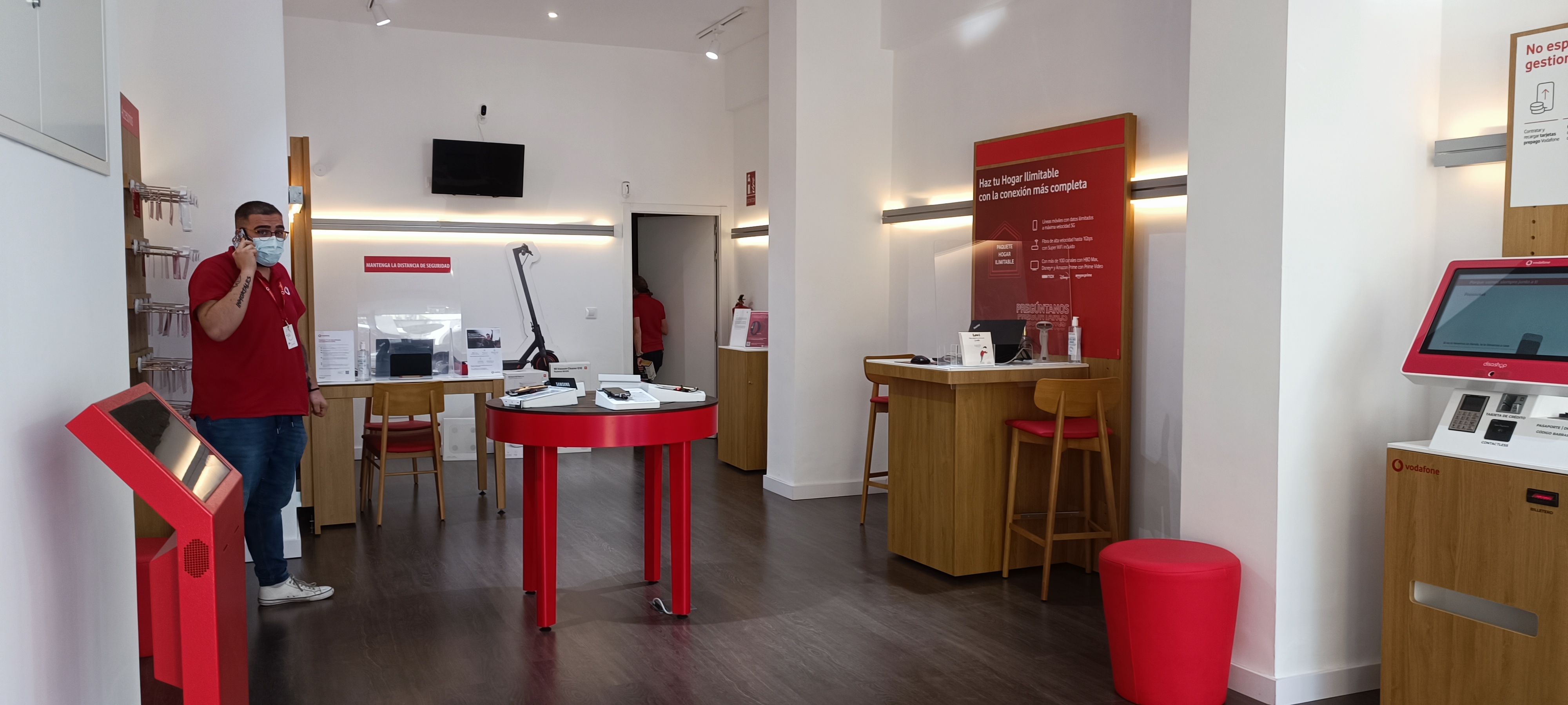 Vodafone Don Benito- C/ Portugal foto