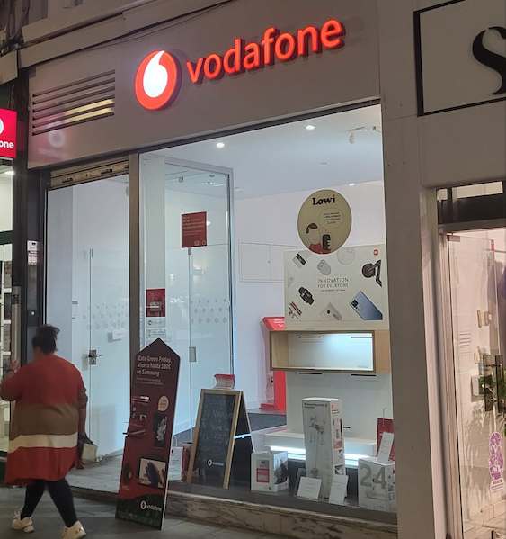 Vodafone Don Benito- C/ Portugal foto
