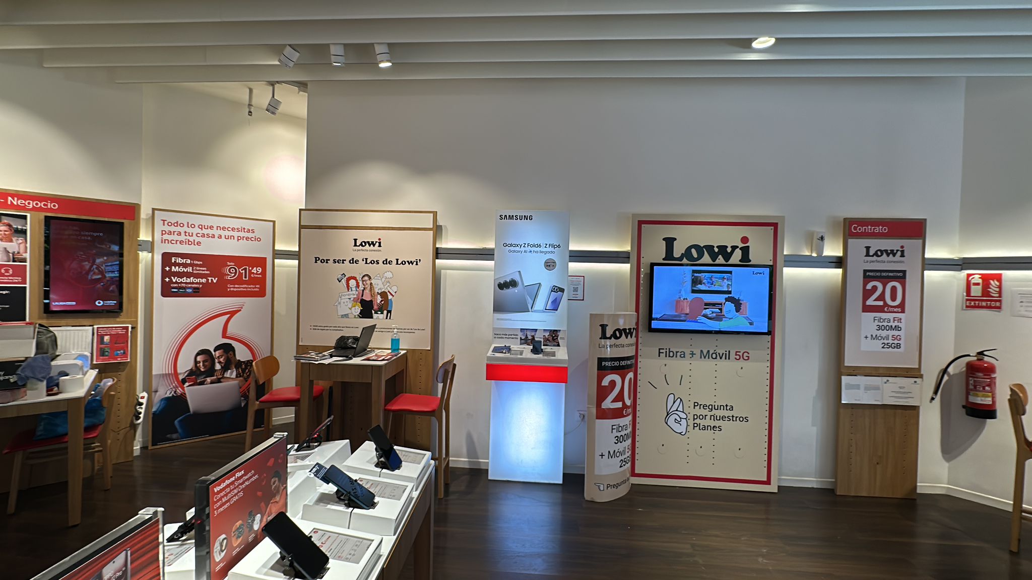 Vodafone Leganes - CC Parquesur foto