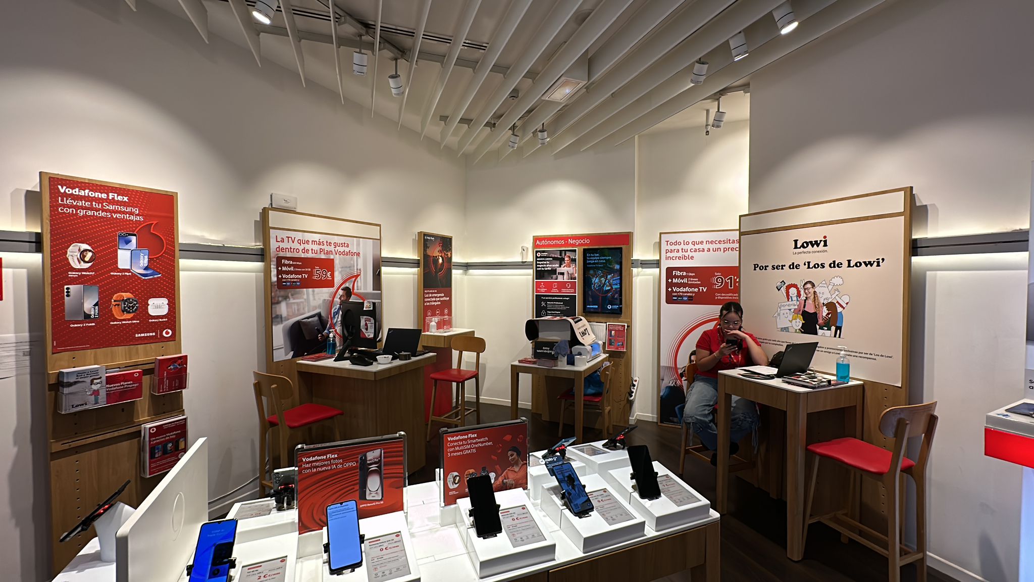 Vodafone Leganes - CC Parquesur foto