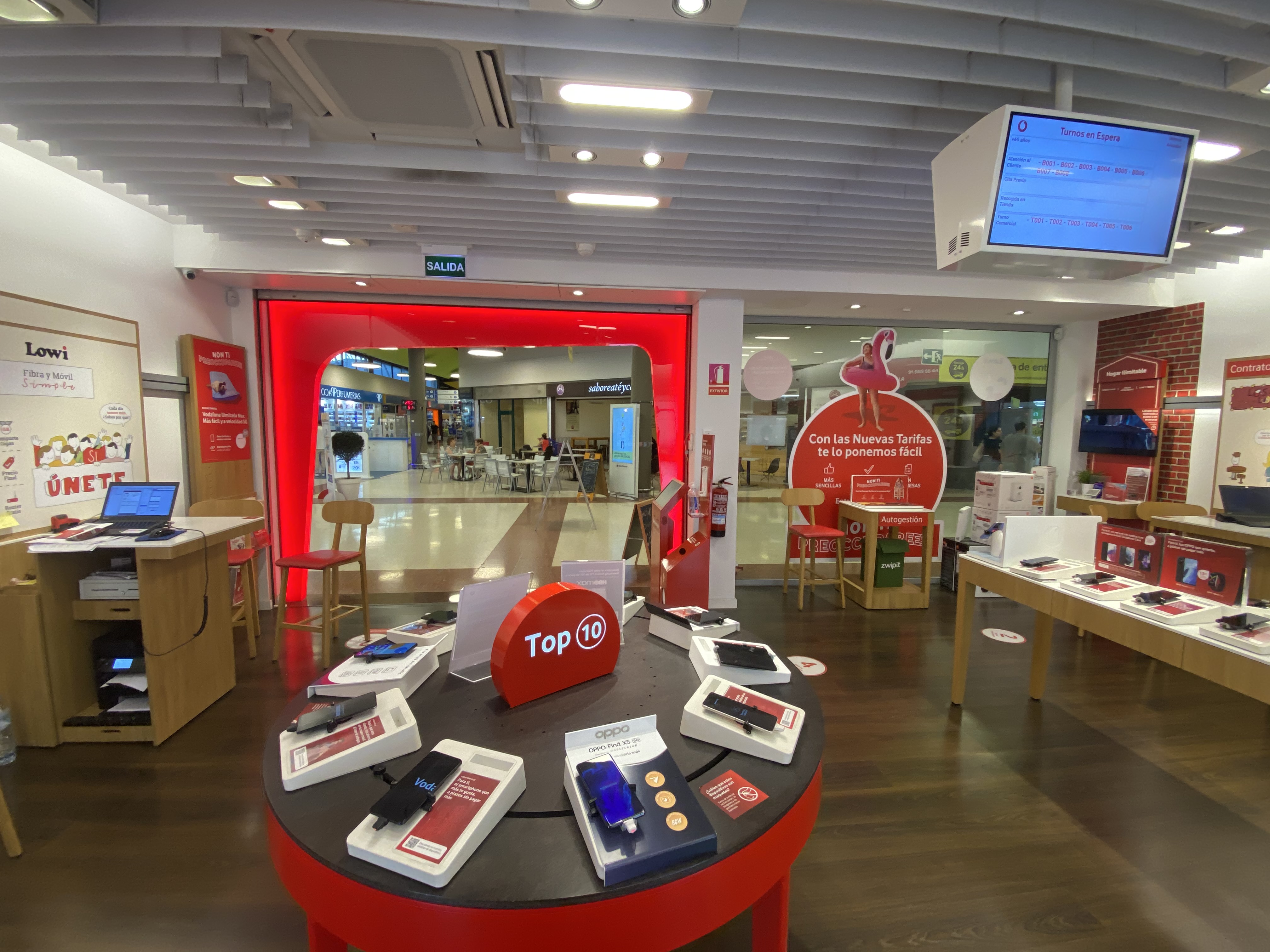 Vodafone Carrefour Paterna foto