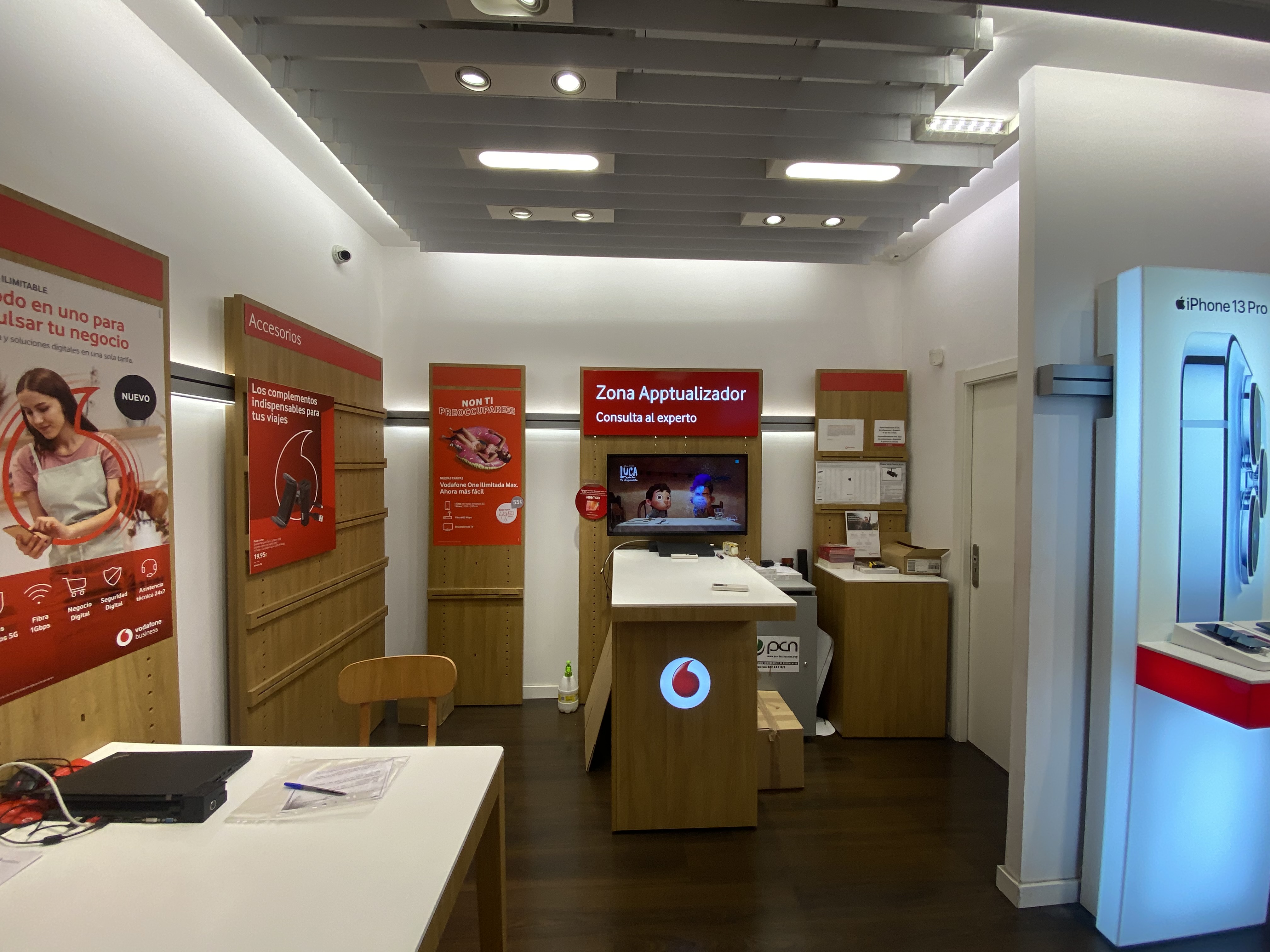 Vodafone Carrefour Paterna foto