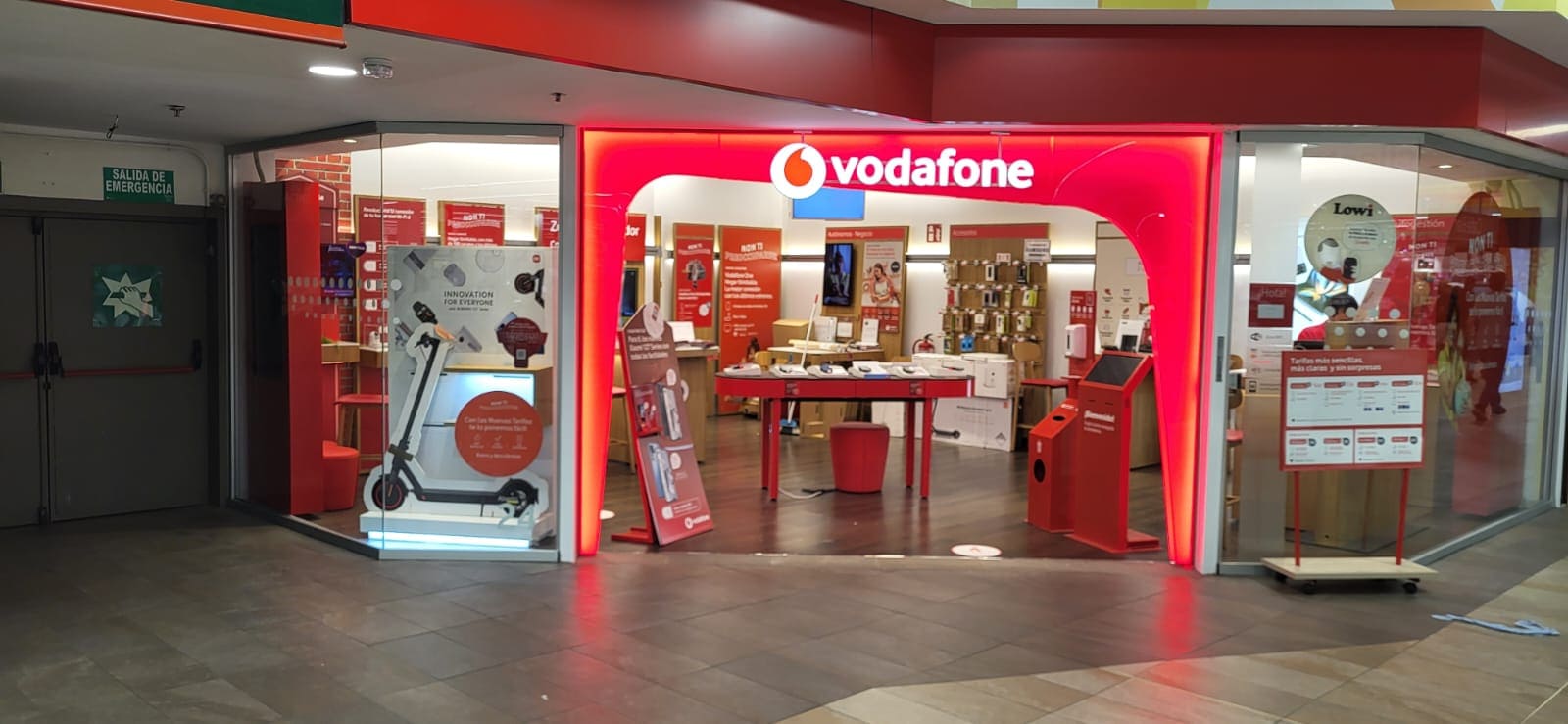 Stand Vodafone CC Carrefour Alameda