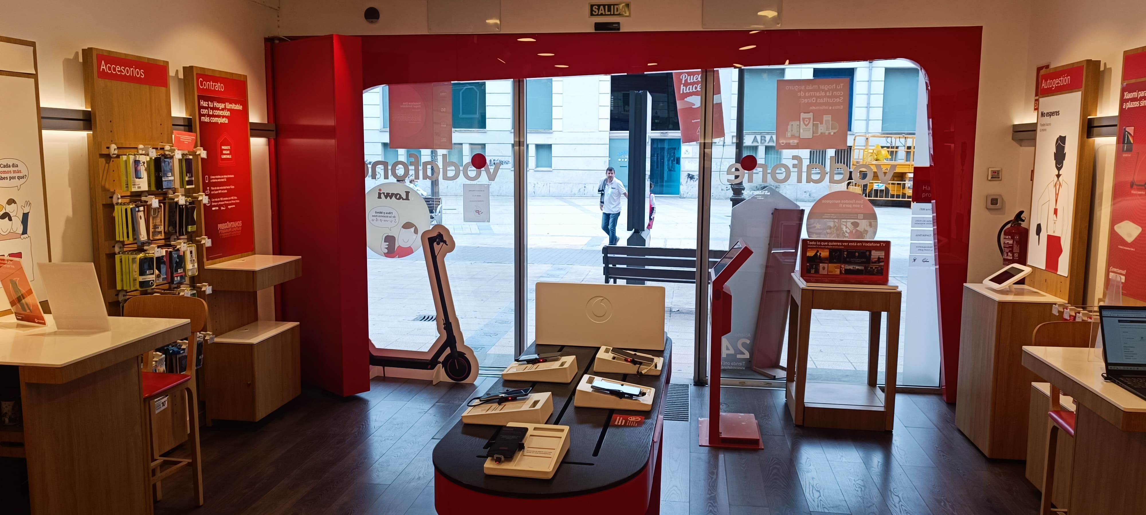 Vodafone La Felguera - Celestino Cabezas foto