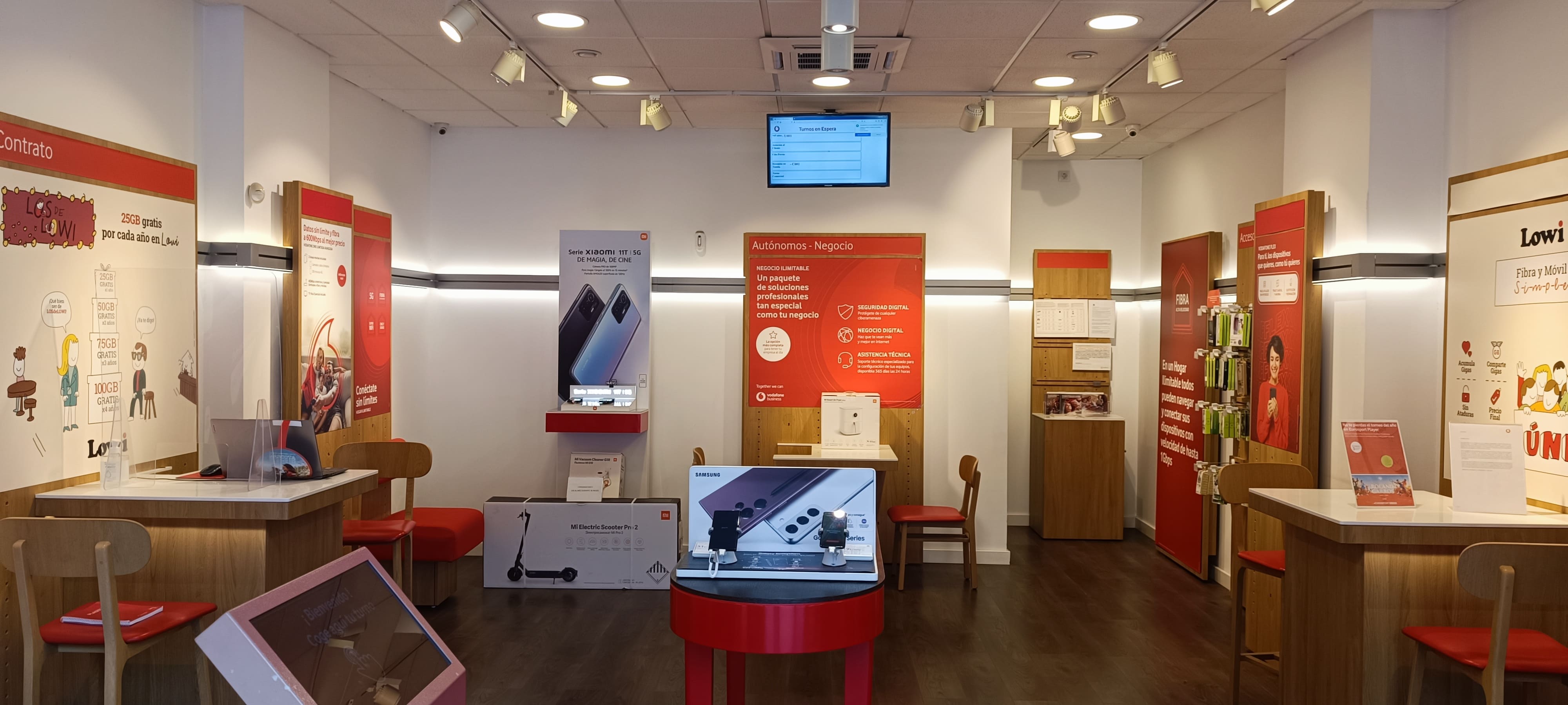 Vodafone La Felguera - Celestino Cabezas foto