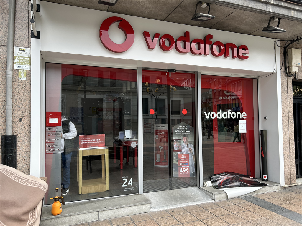 Vodafone La Felguera - Celestino Cabezas