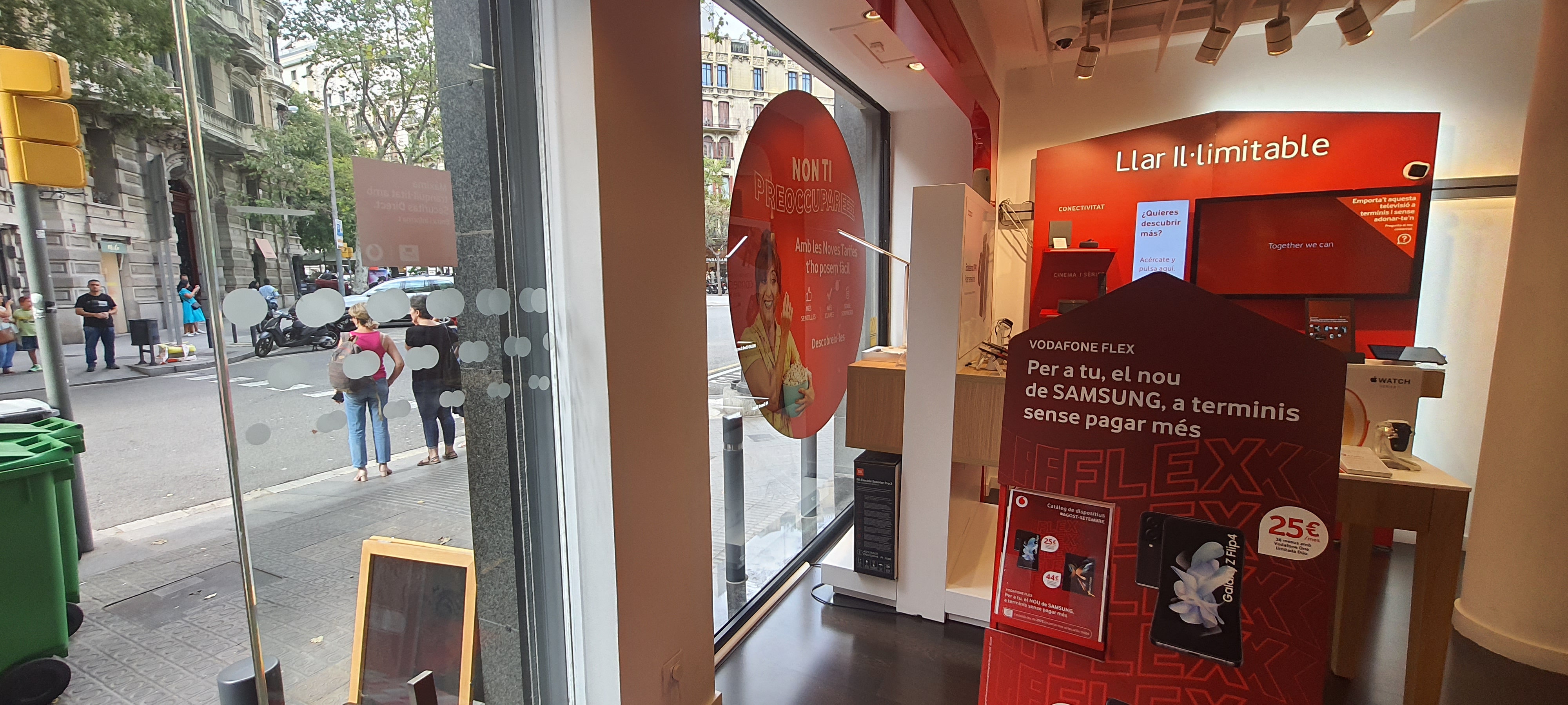 Vodafone Rambla Cataluña foto