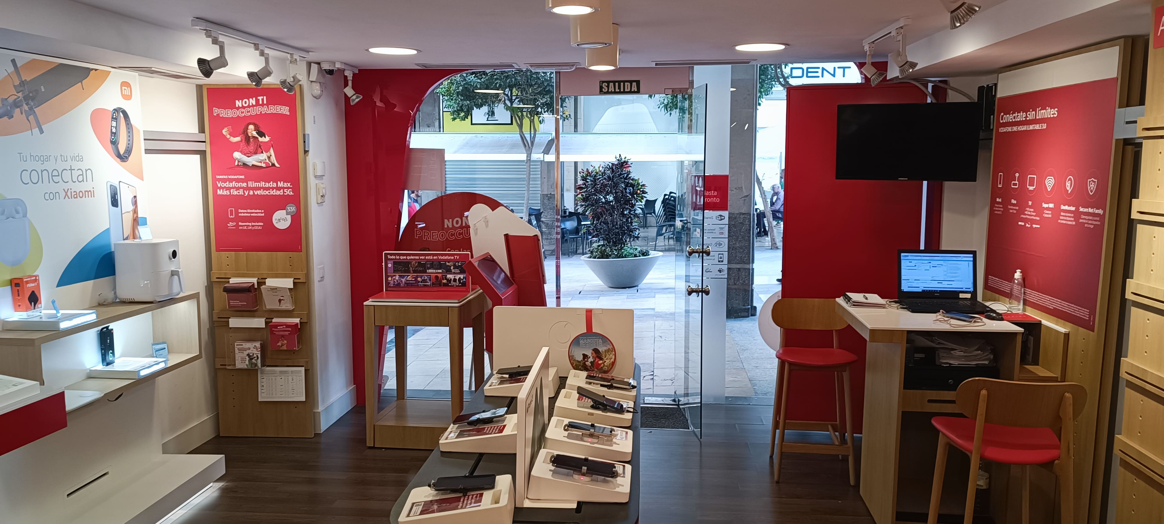 Vodafone Ceuta - Camoens foto