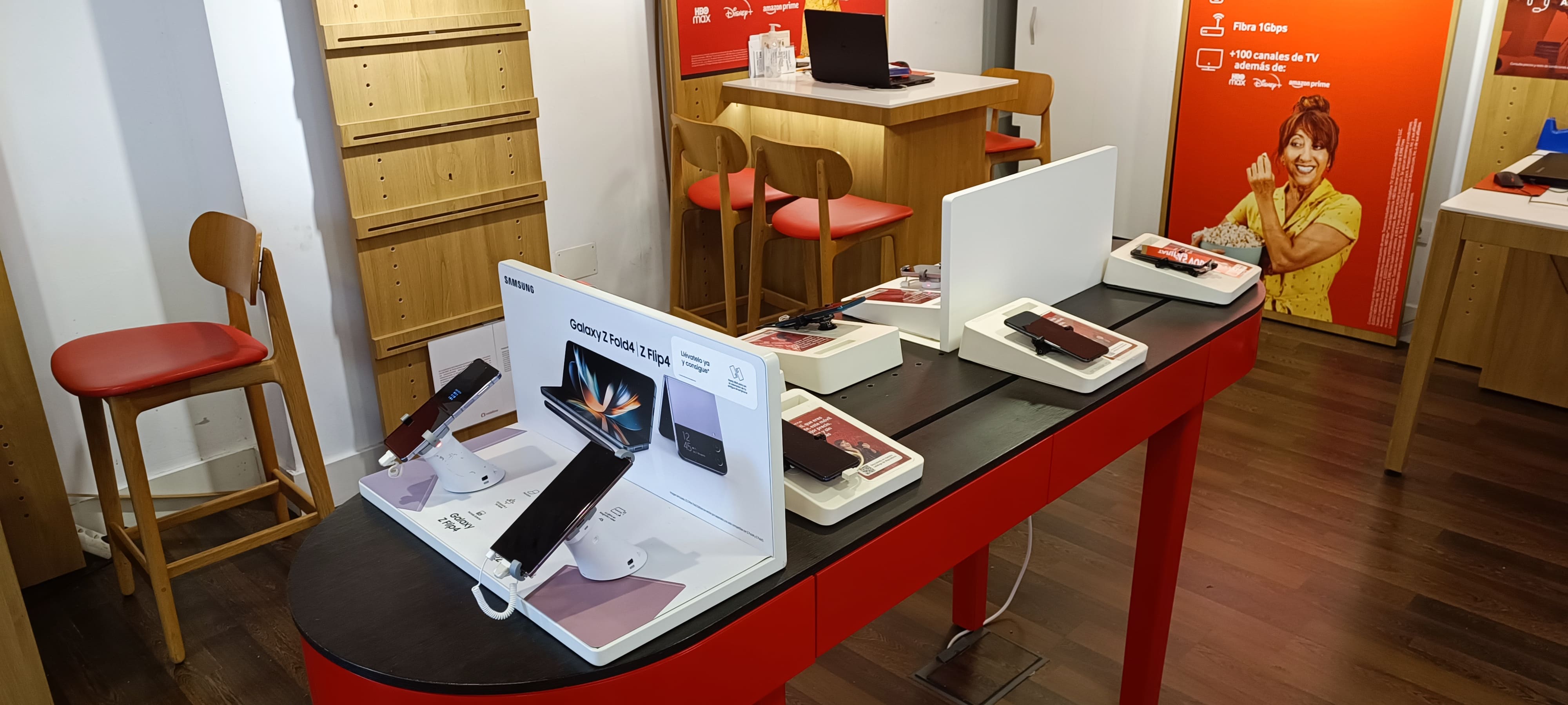 Vodafone Ceuta - Camoens foto
