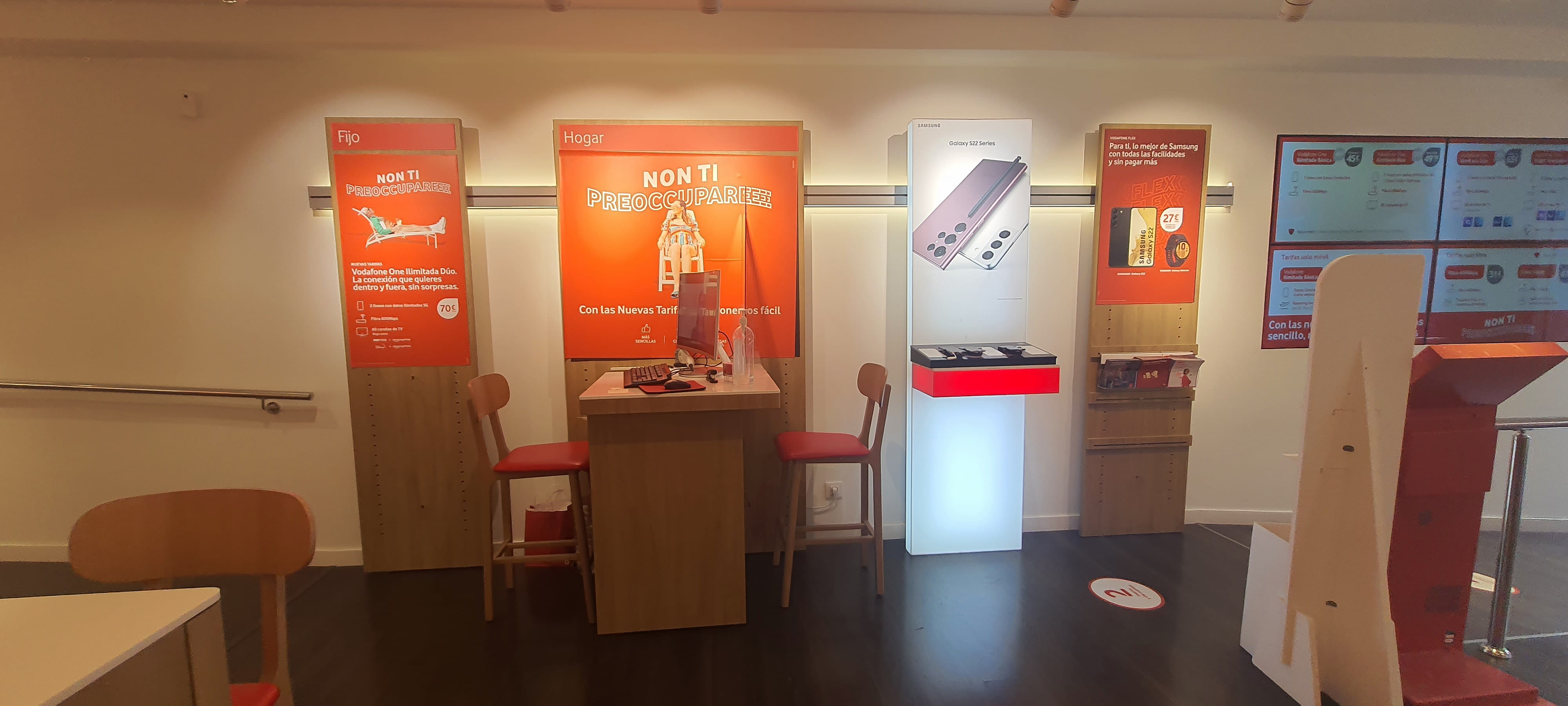 Vodafone Sanlúcar - C/ Ancha foto