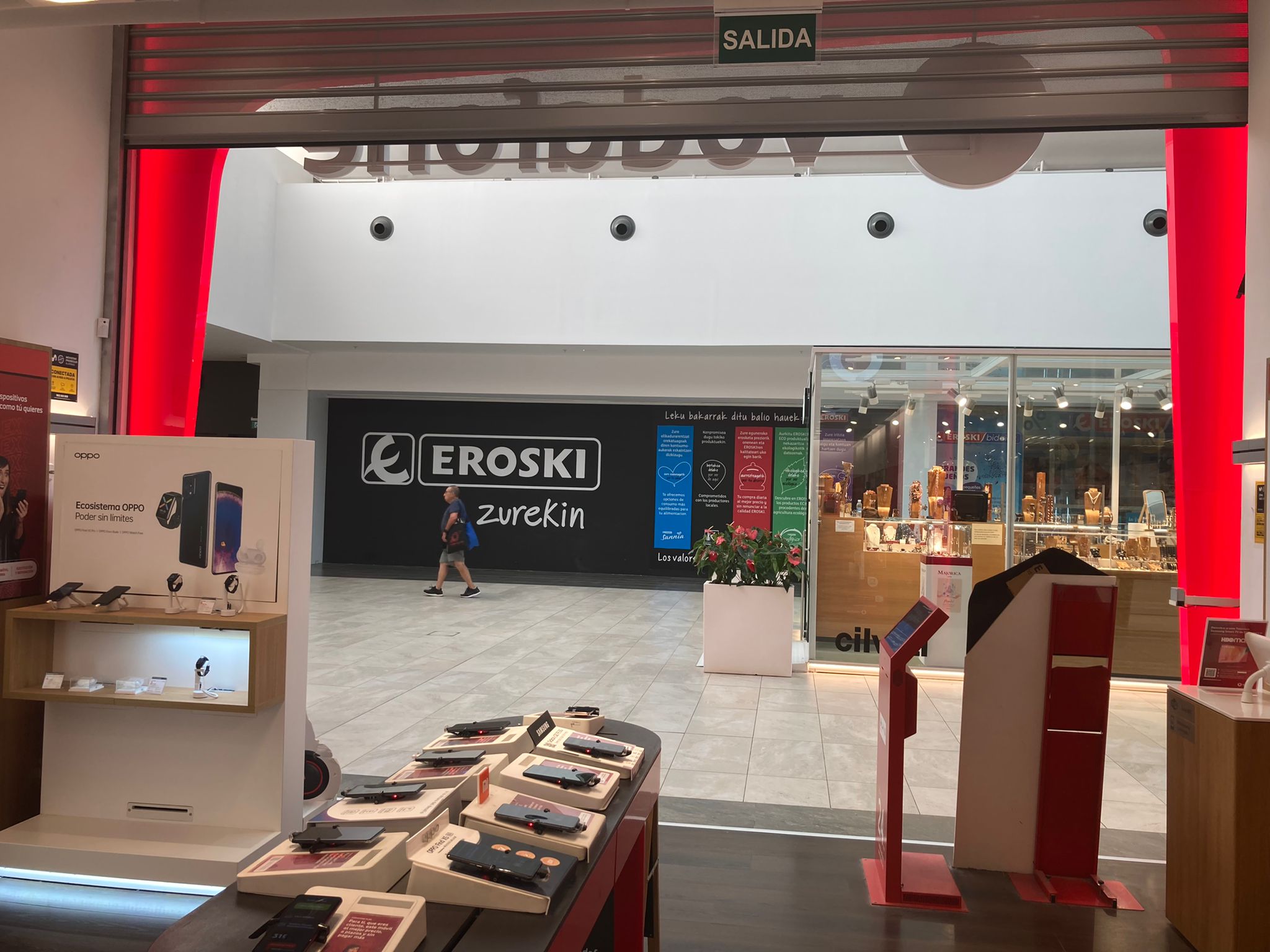 Vodafone Garbera Merkatal Zentroa foto
