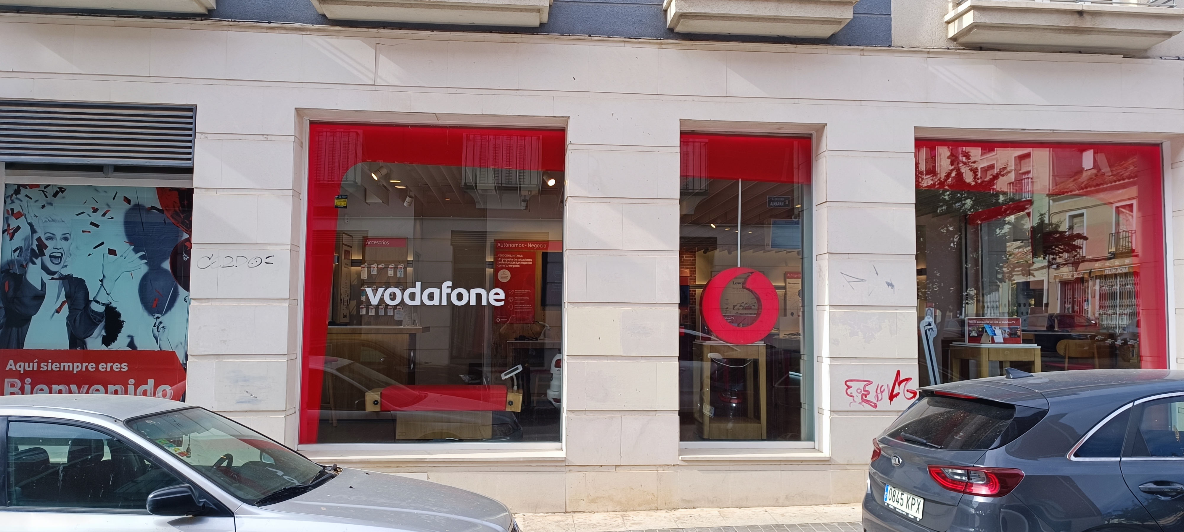 Vodafone Calle Almíbar foto