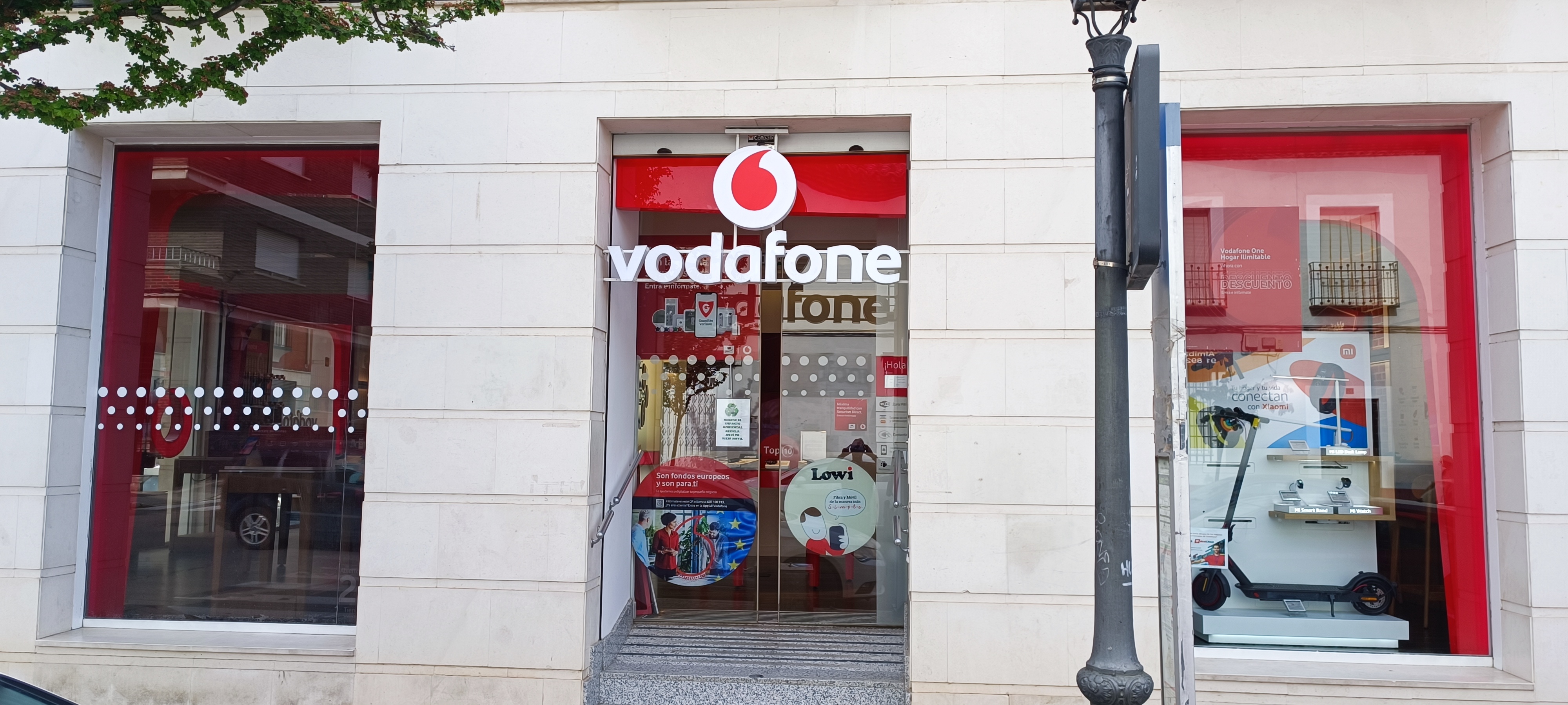 Vodafone Calle Almíbar