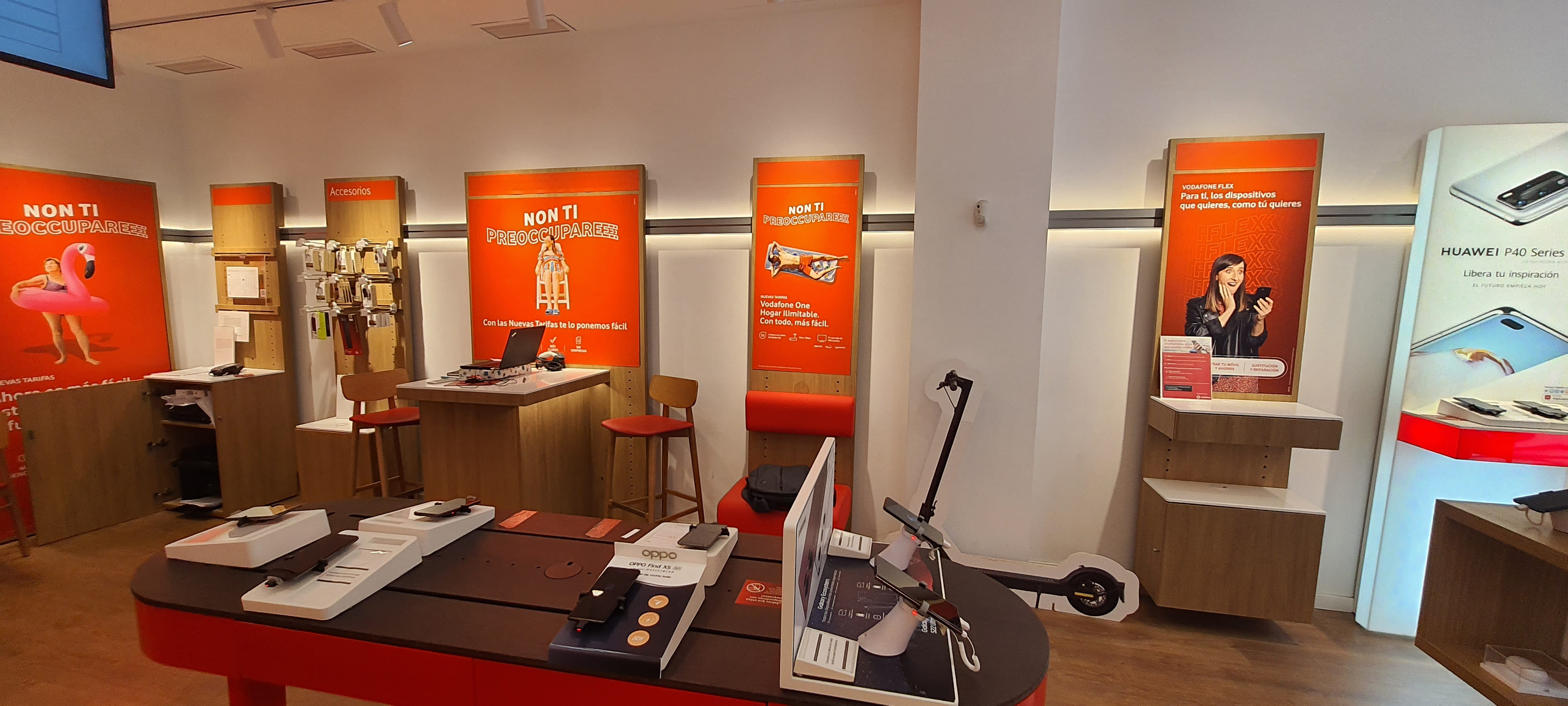 Vodafone Sevilla - CC Los Arcos foto