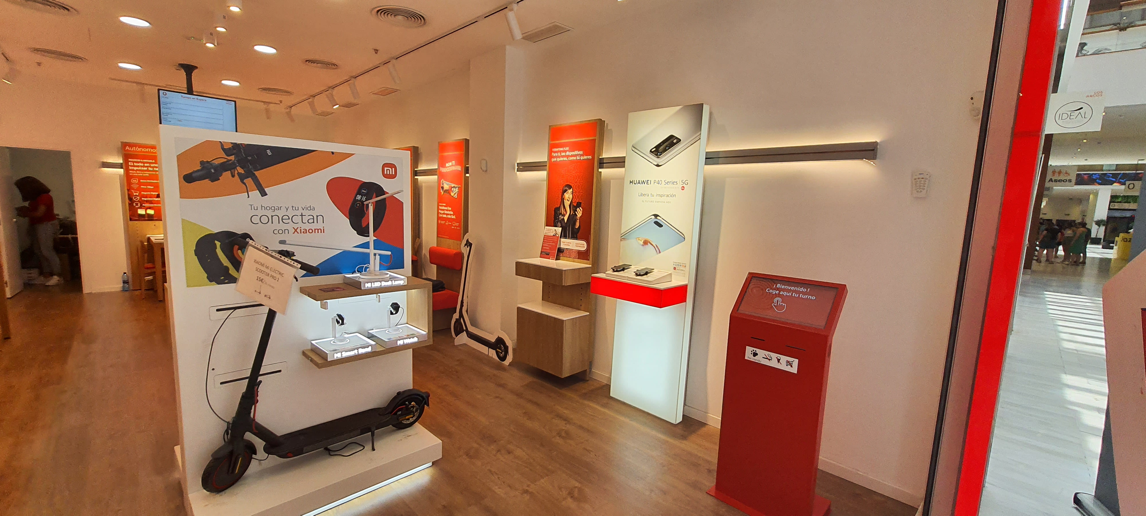 Vodafone Sevilla - CC Los Arcos foto