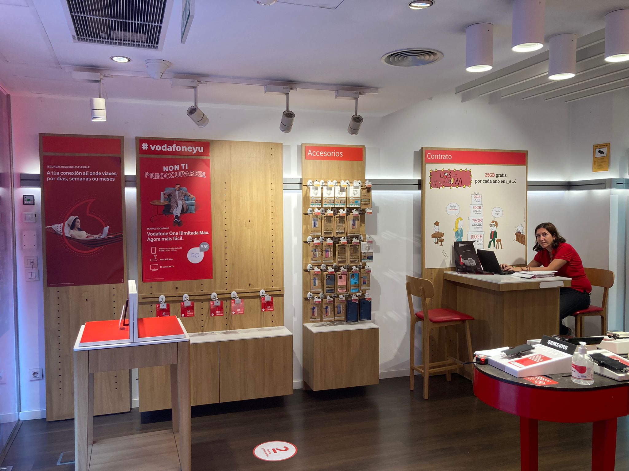 Vodafone Santiago - Doctor Teixeiro foto