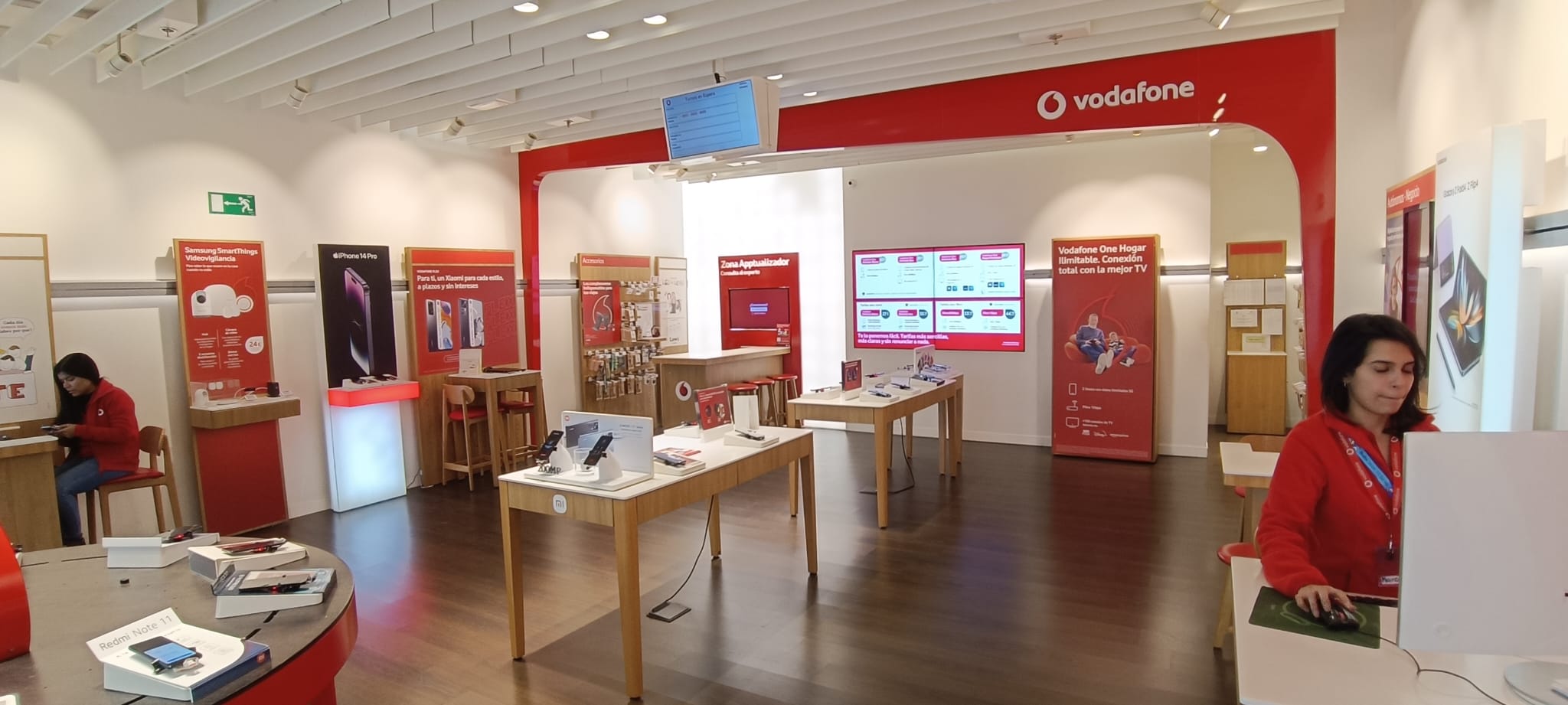 Vodafone Gran Plaza 2 foto