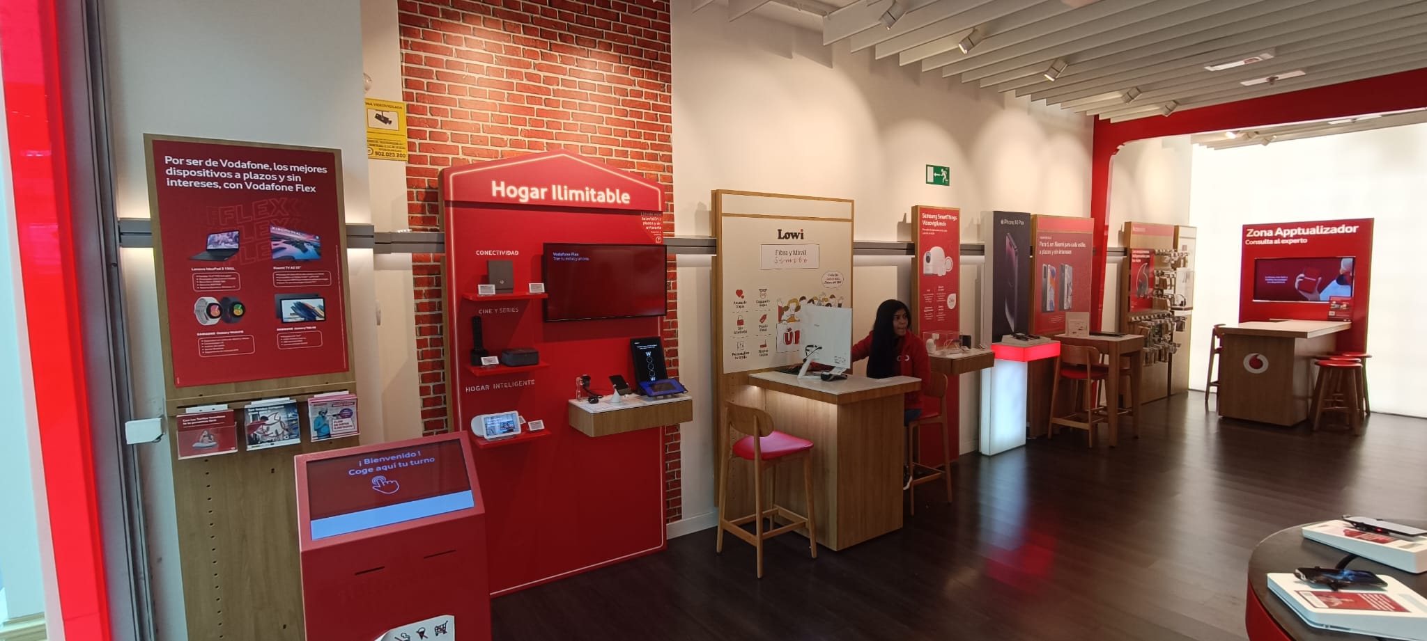Vodafone Gran Plaza 2 foto