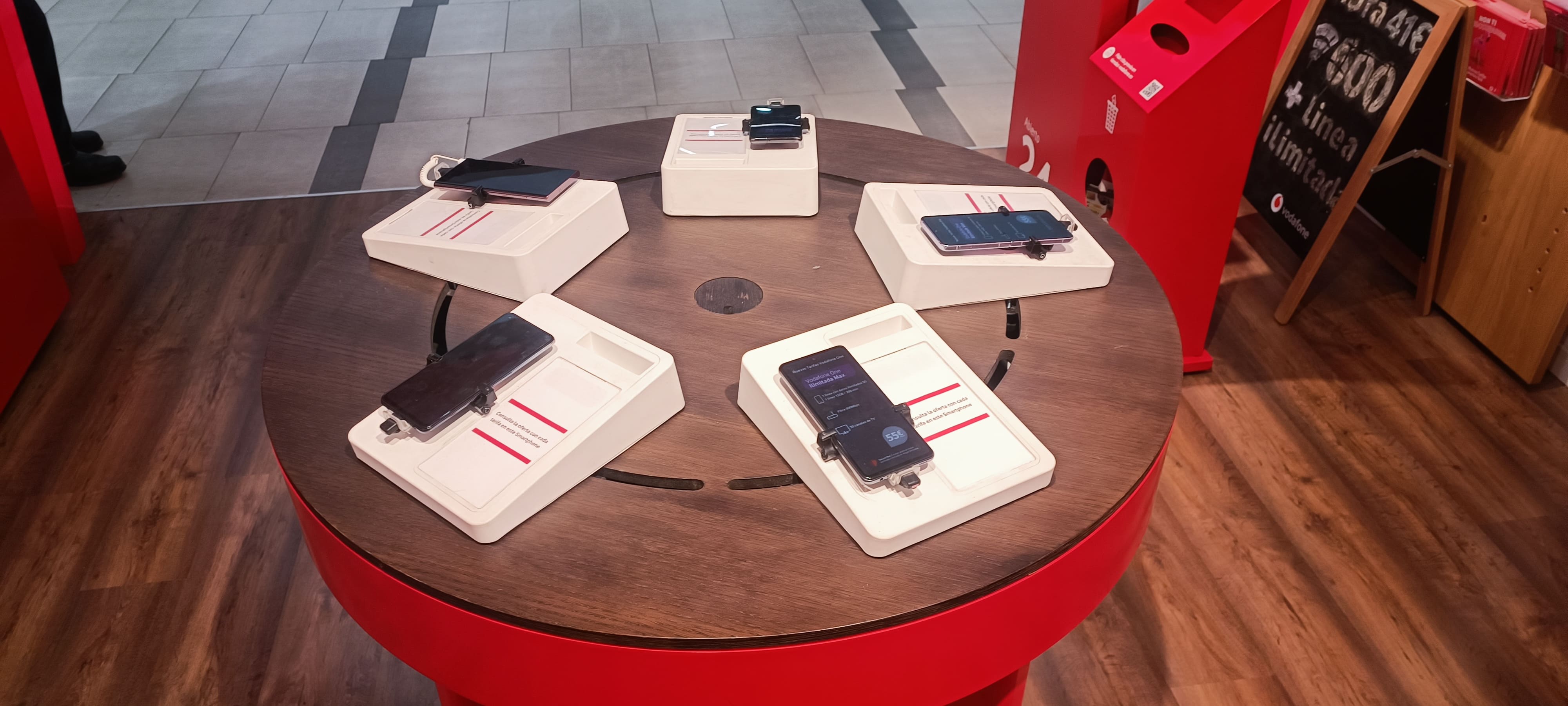 Vodafone Melilla- Las Rosas foto