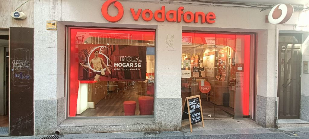Vodafone Castelldefels - Esglesia