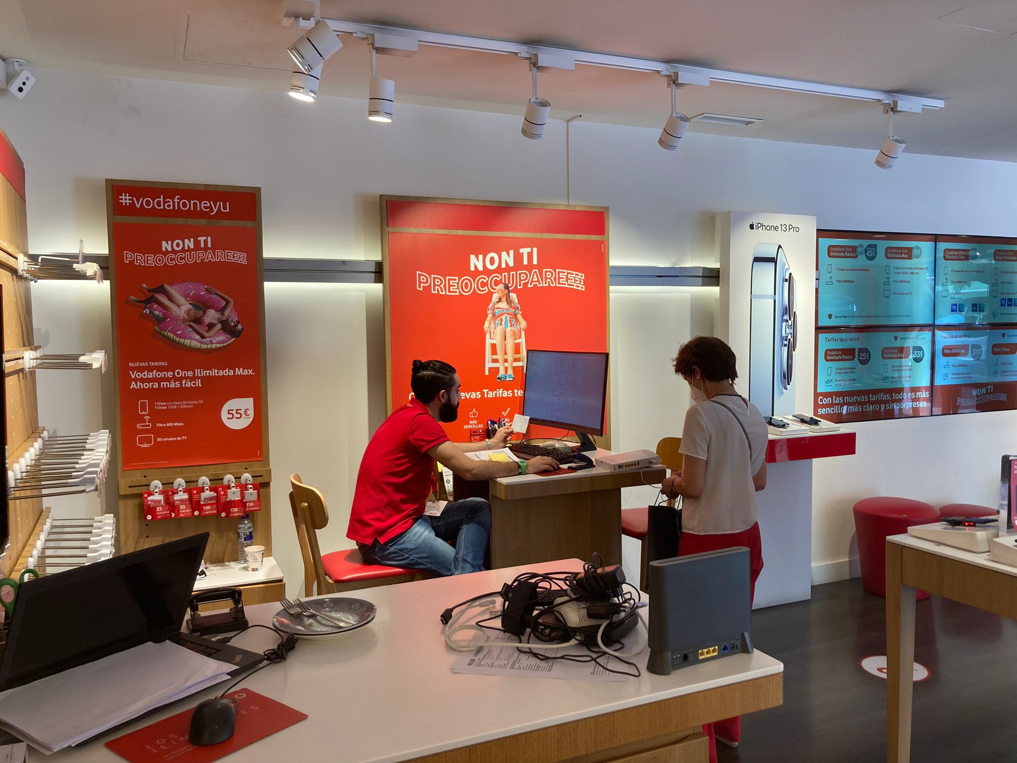 Vodafone Gobernador Fernández Jiménez foto
