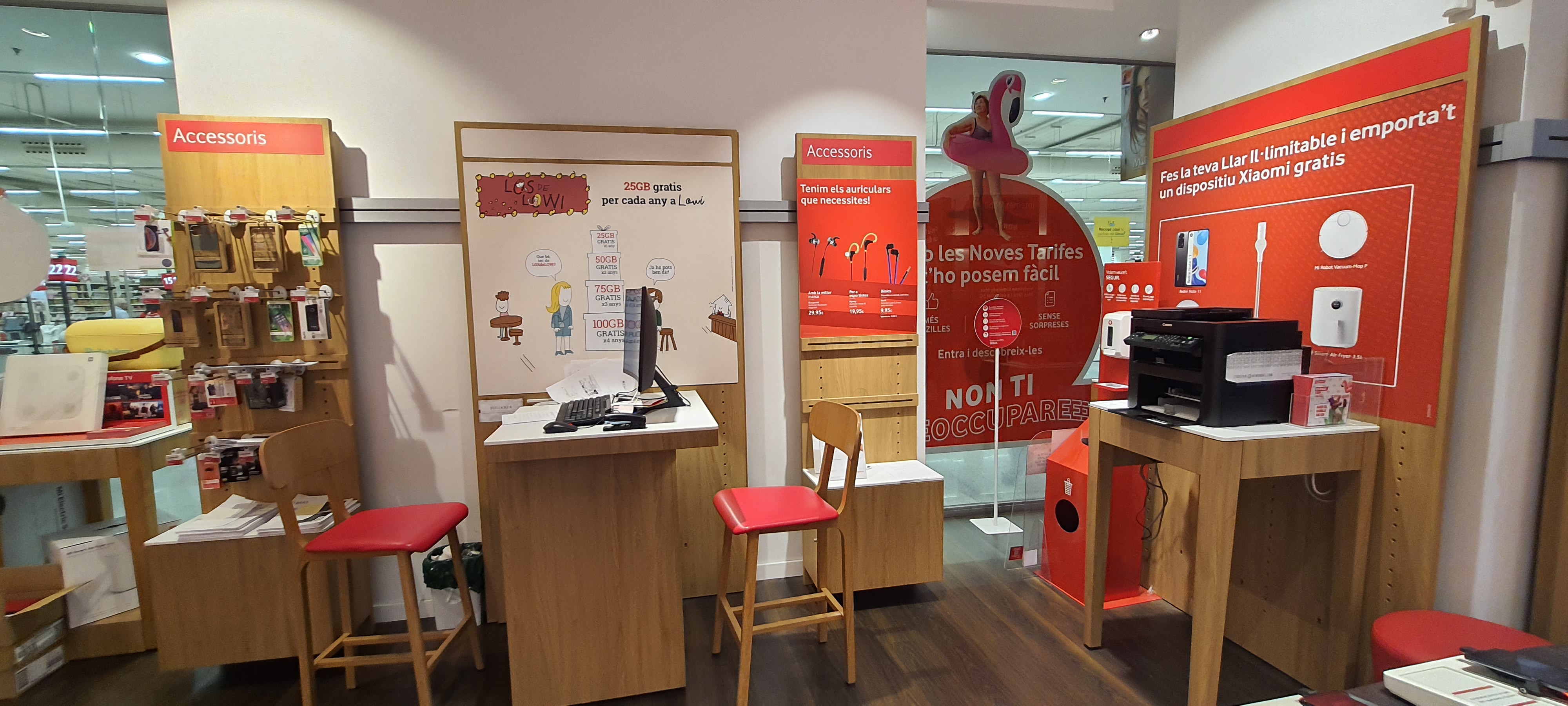 Vodafone Mataro - CC Mataro Parc foto