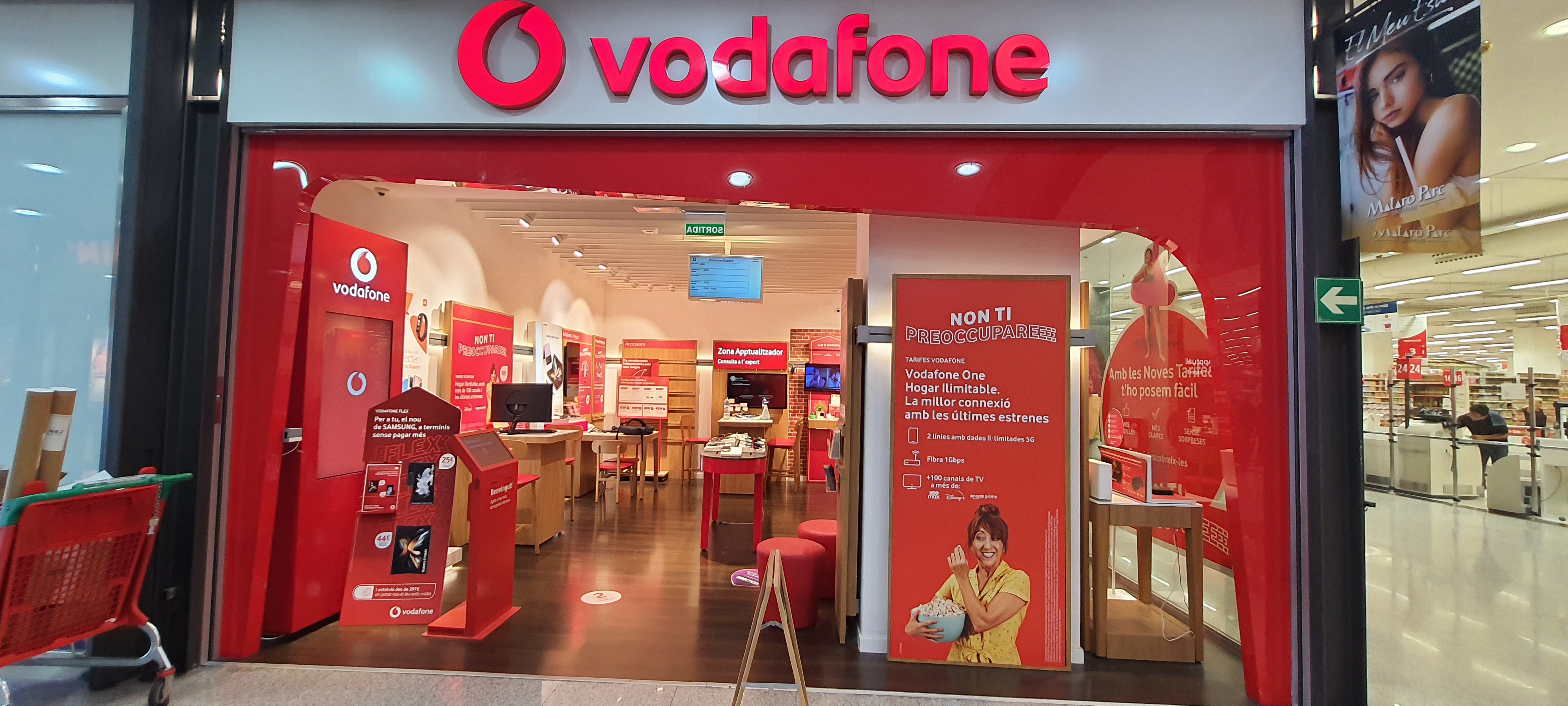 Vodafone Mataro - CC Mataro Parc foto