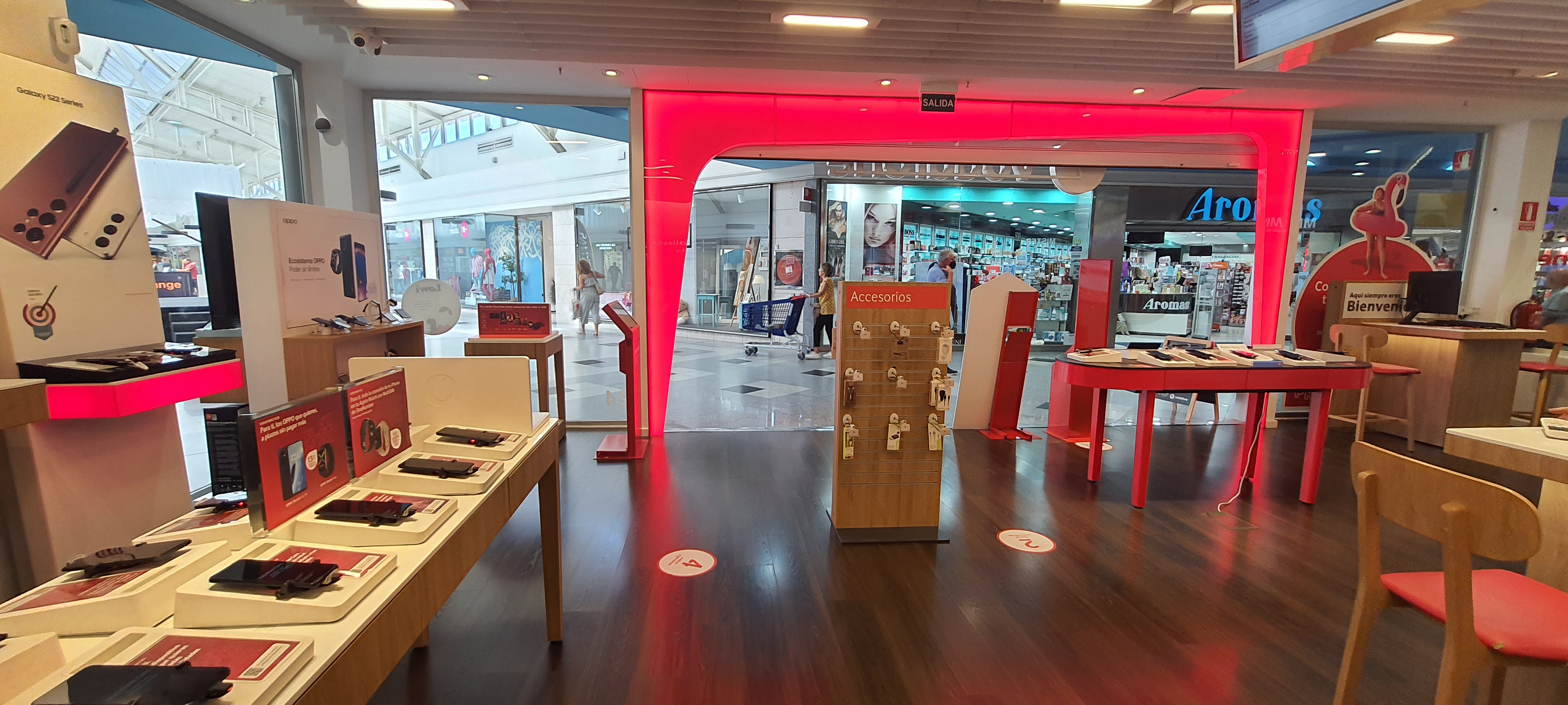 Vodafone Puerto de Santamaria - CC El Paseo foto