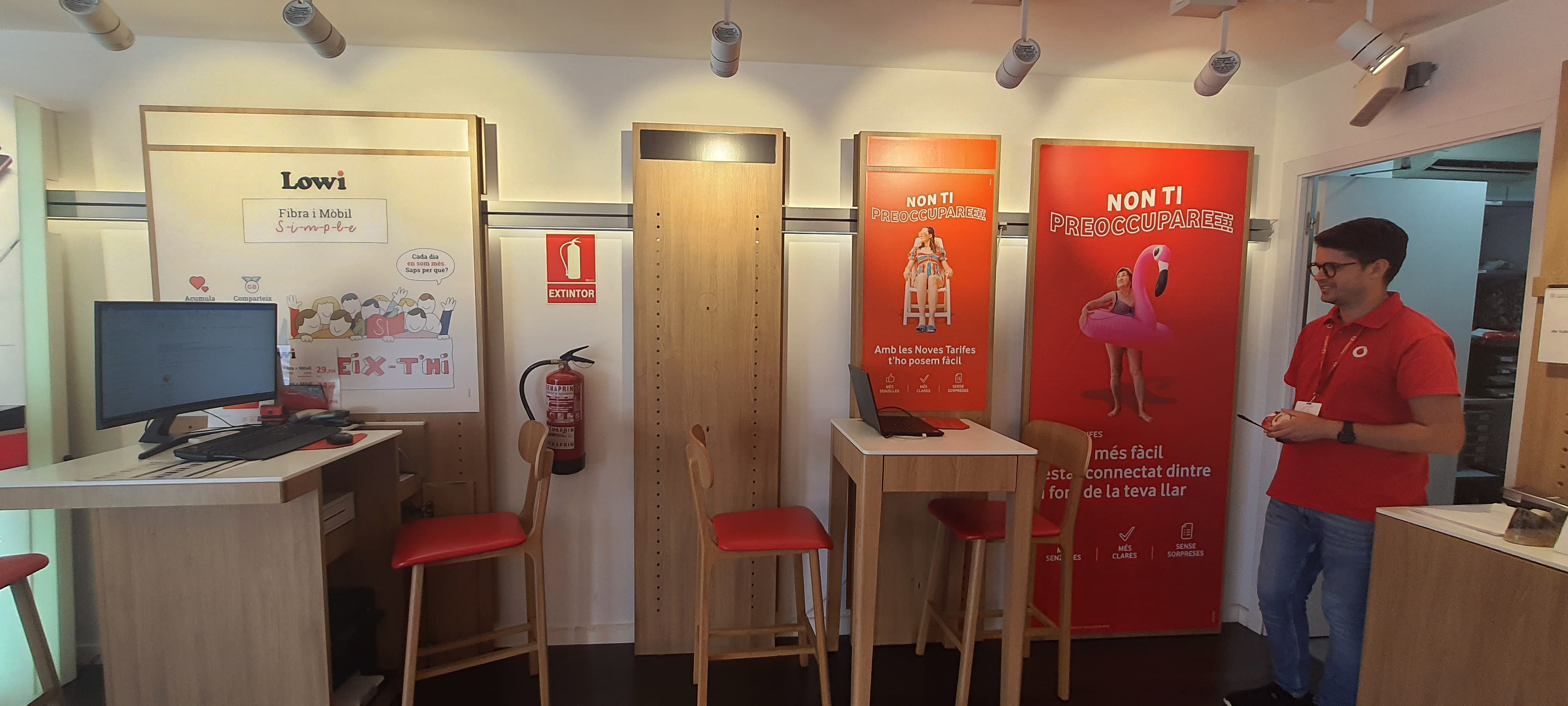 Vodafone Hospitalet - Collblanc foto