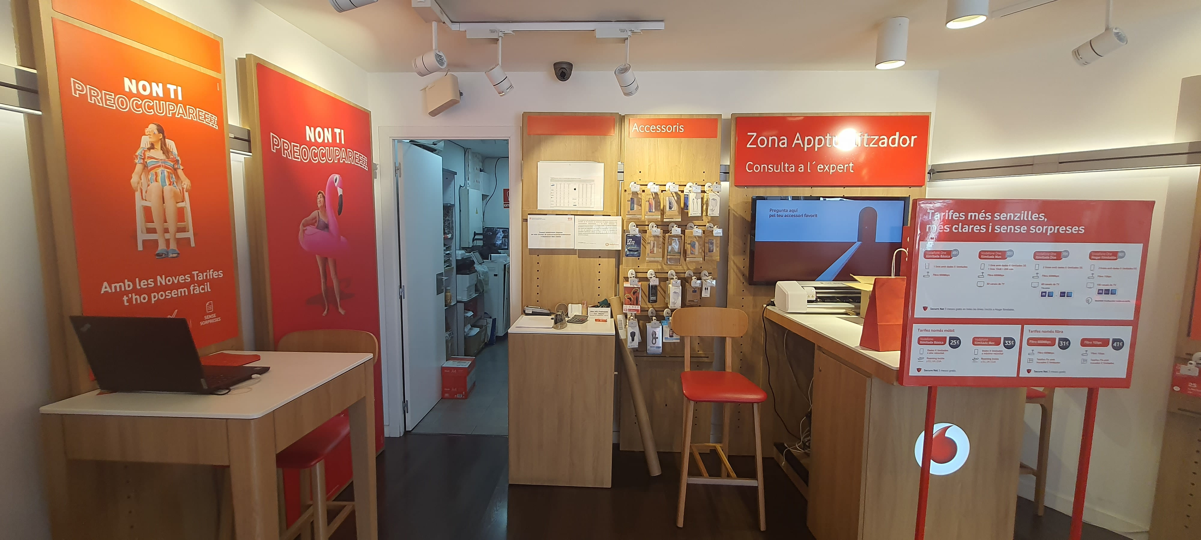 Vodafone Hospitalet - Collblanc foto