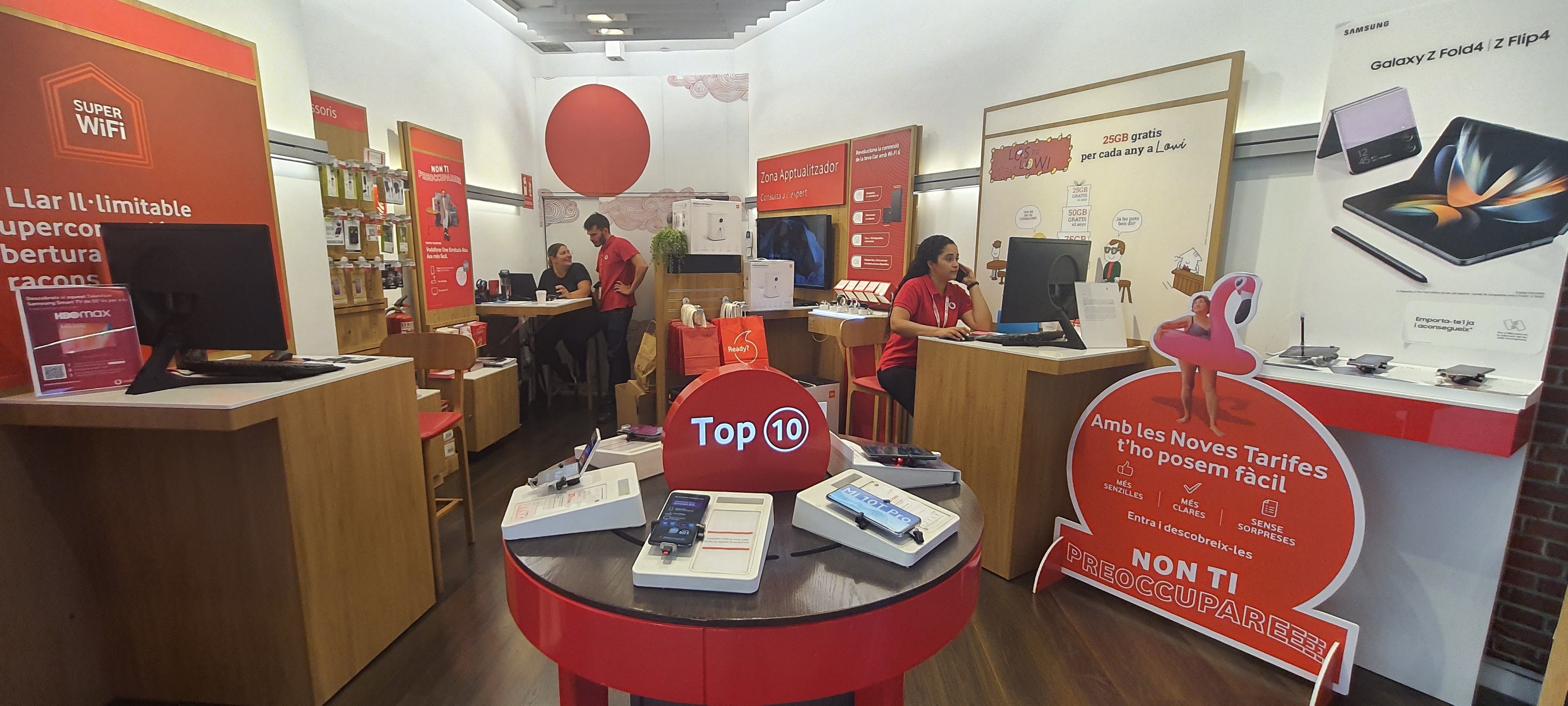 Vodafone Barcelona - CC Diagonal Mar foto