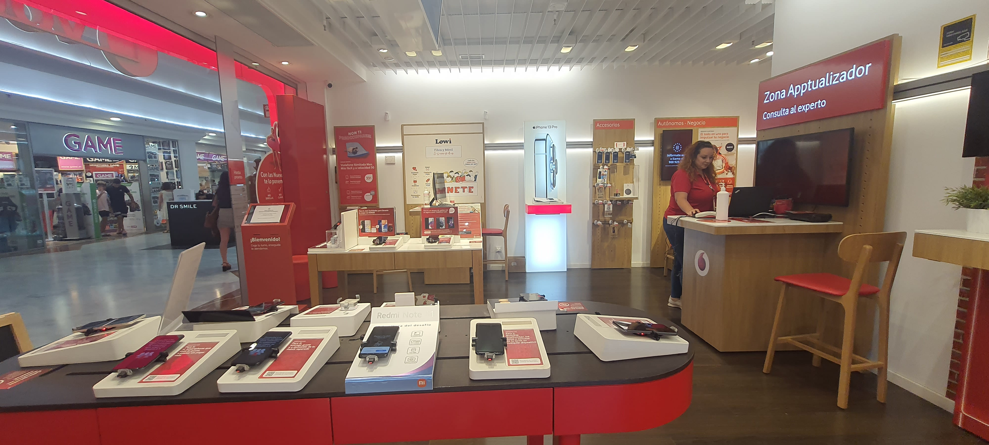 Vodafone San Fernando - CC Bahia Sur foto