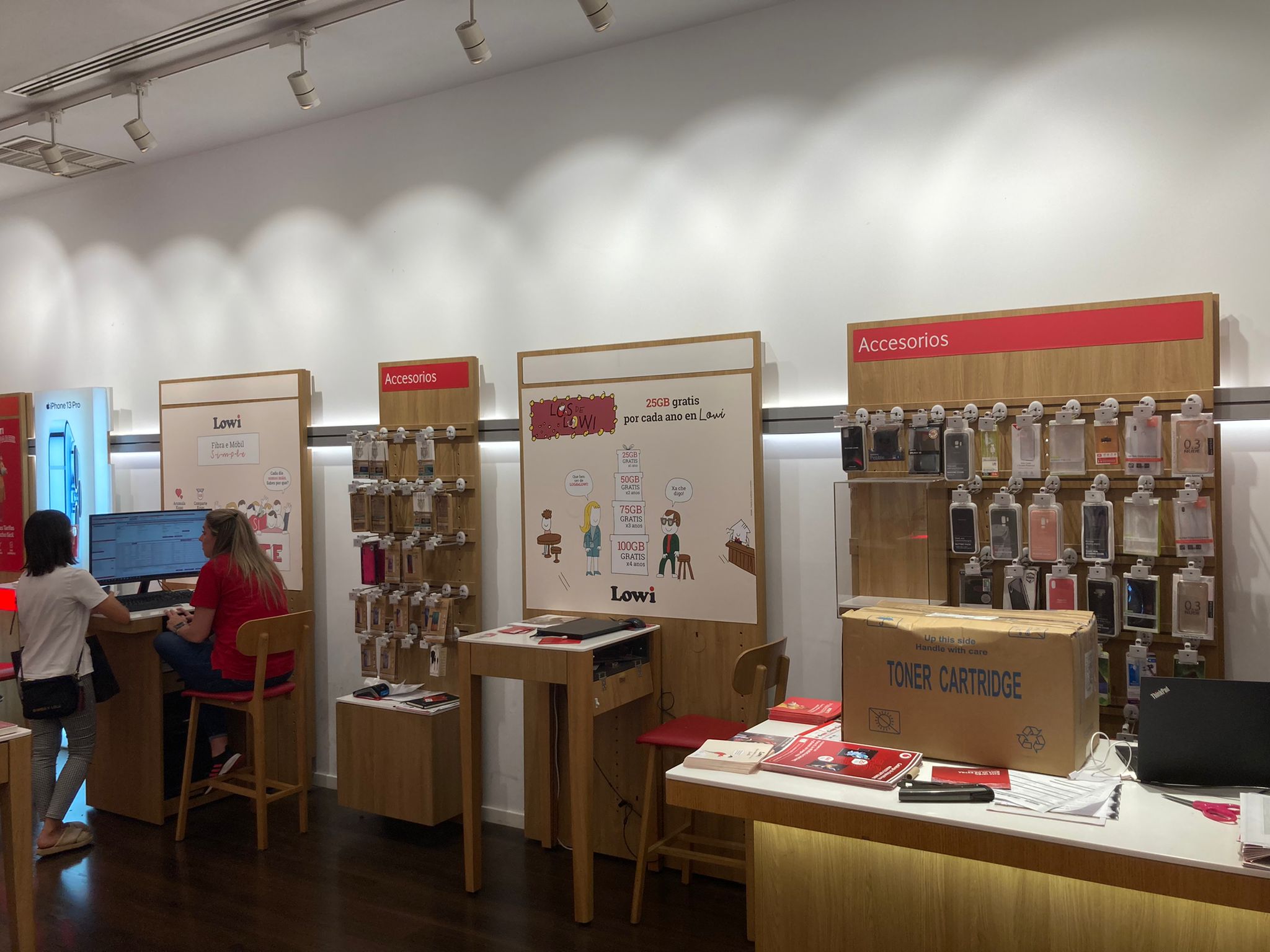 Vodafone La Coruña - CC Marineda Plaza foto
