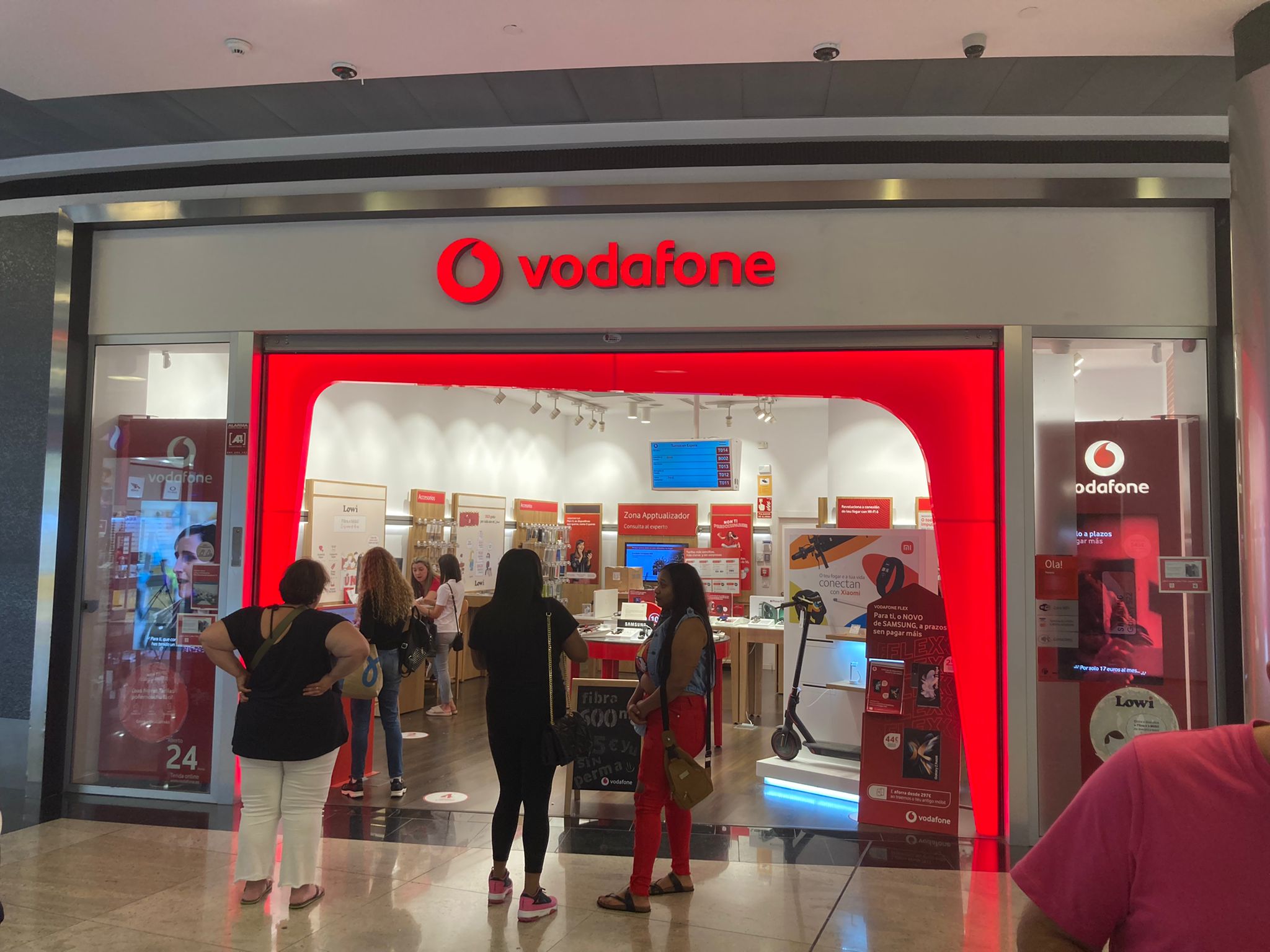 Vodafone La Coruña - CC Marineda Plaza