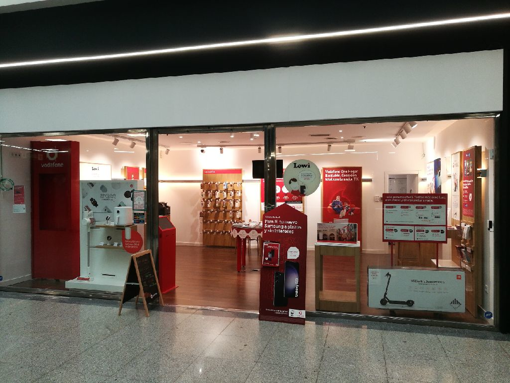 Vodafone C.C. Arcca- Calahorra foto