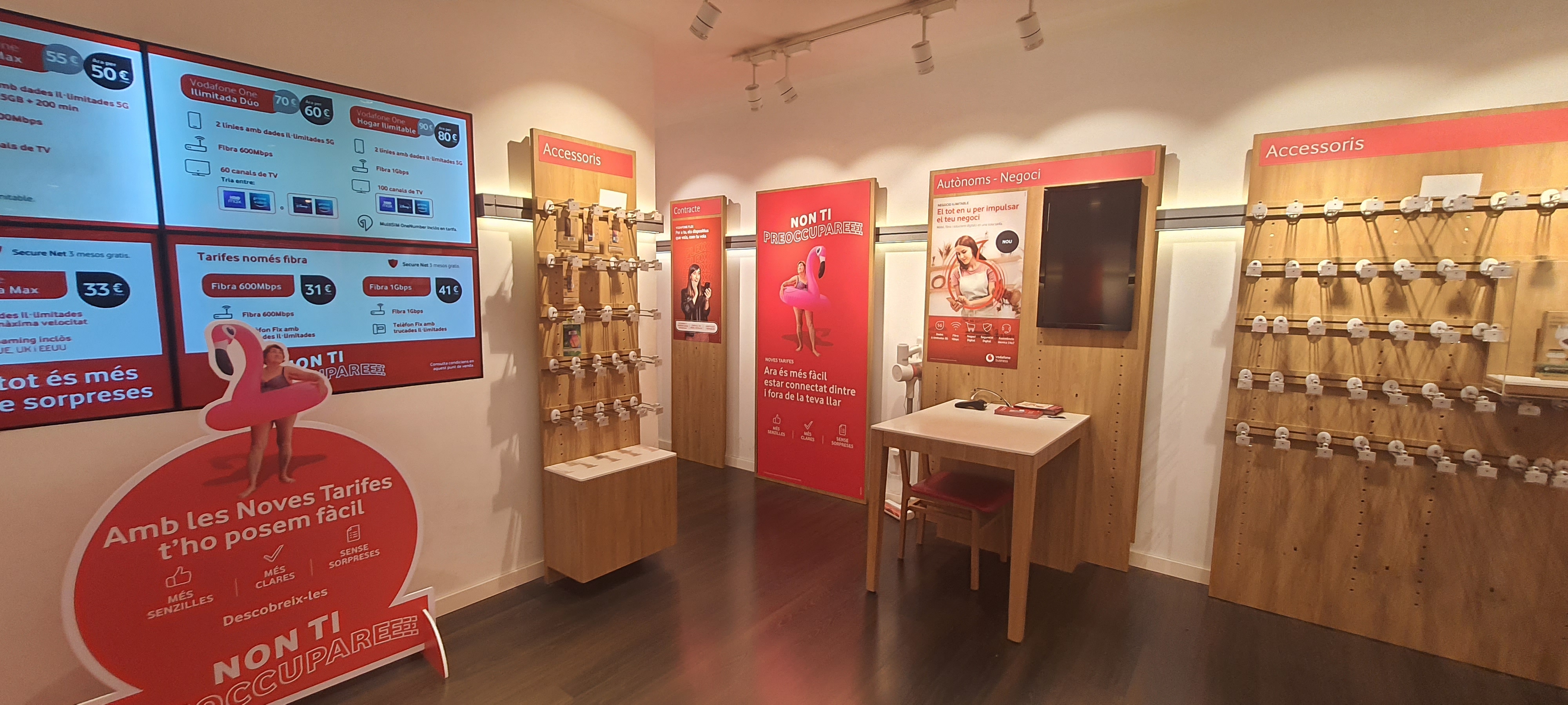 Vodafone Sant Quirze - CC Alcampo foto